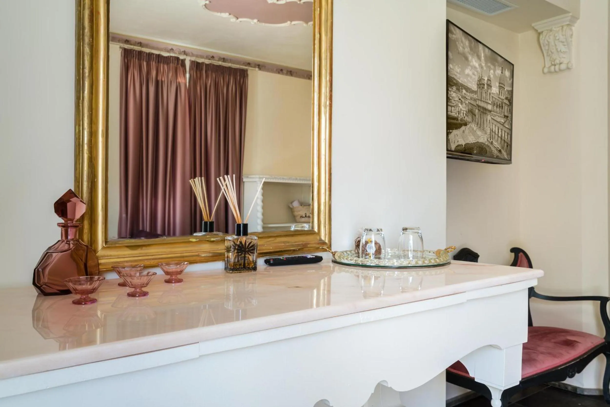 Decorative detail in Zahir Country House Boutique Hotel Noto