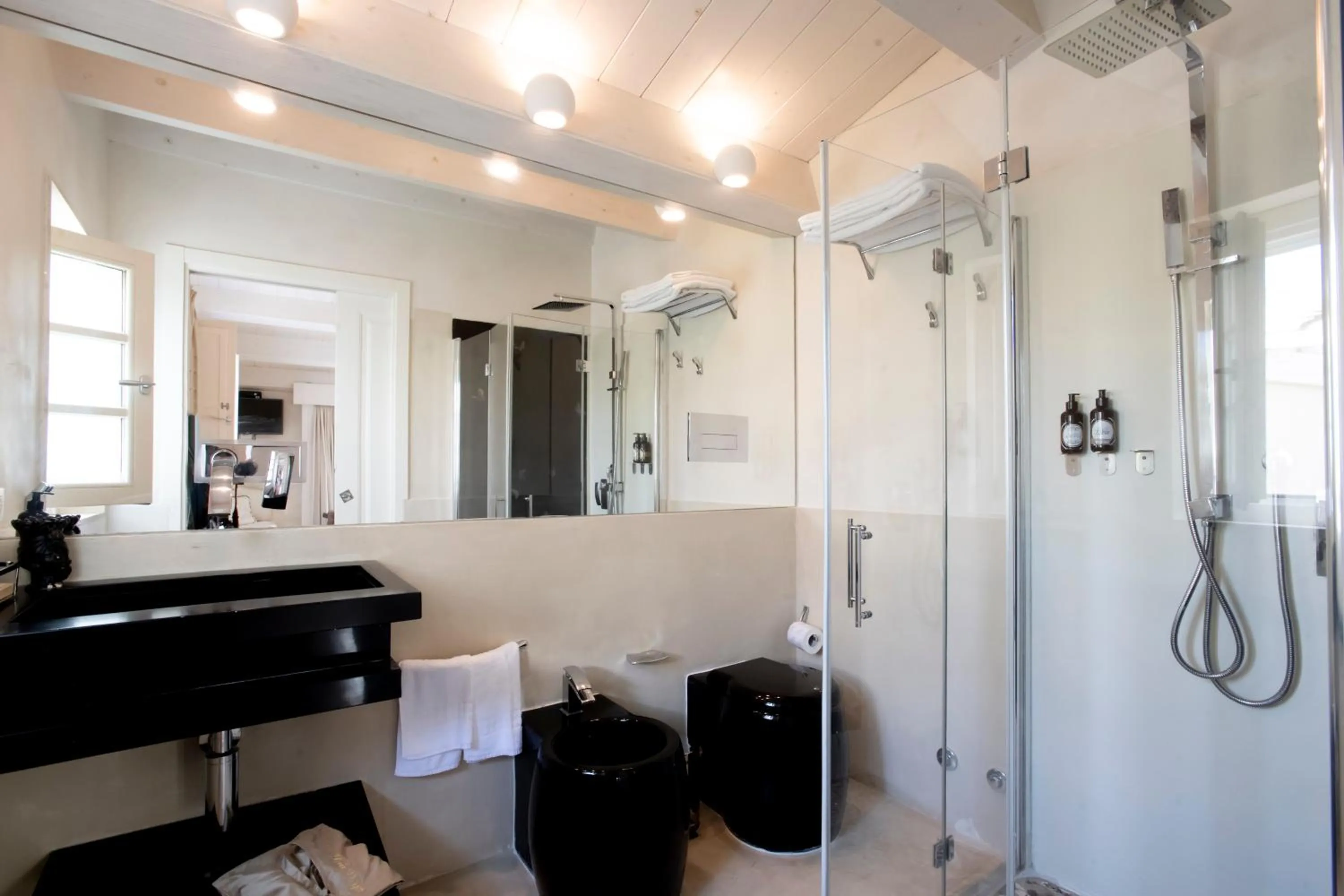 Bathroom in Zahir Country House Boutique Hotel Noto