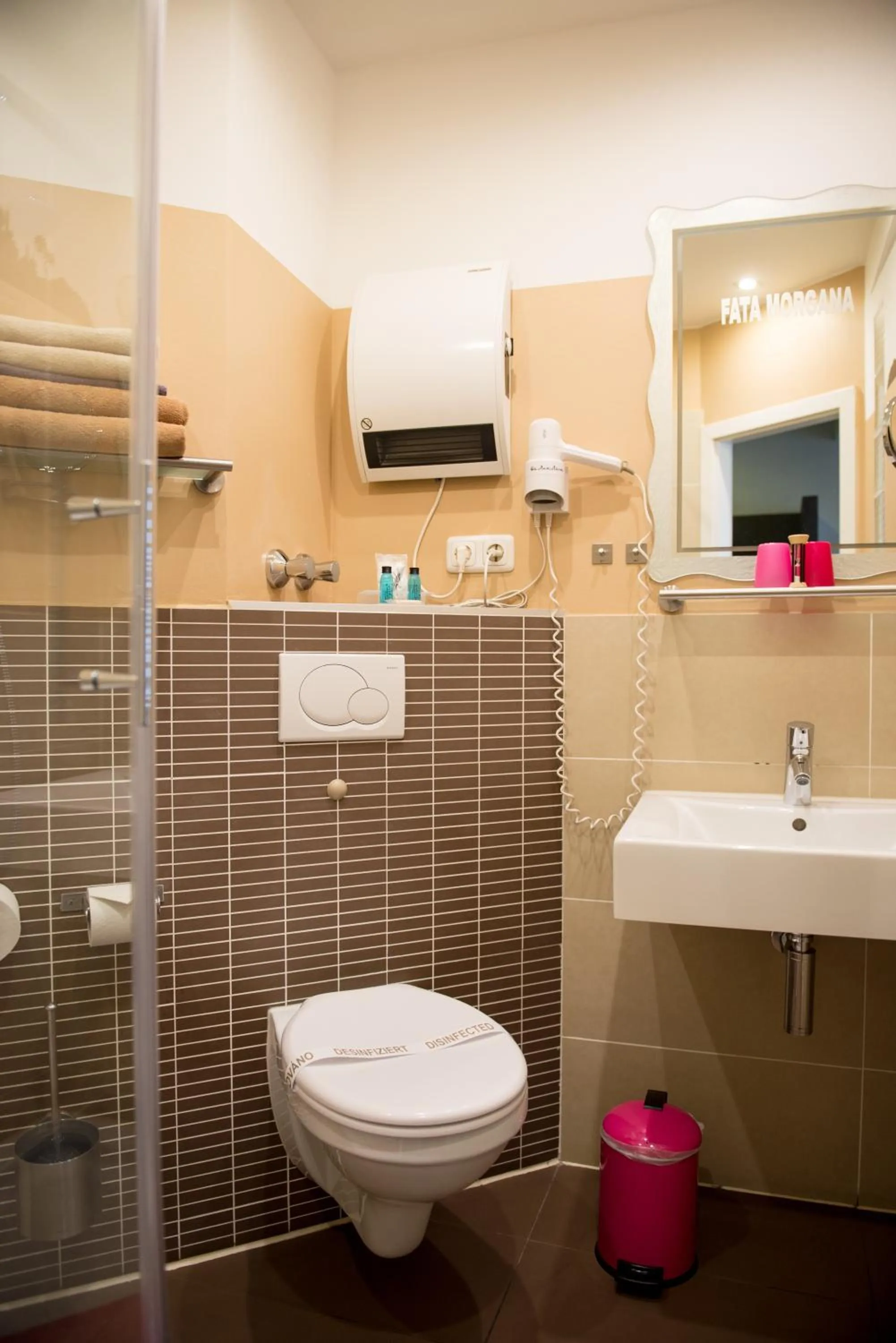 Shower in Hotel Sandmanns am Dom