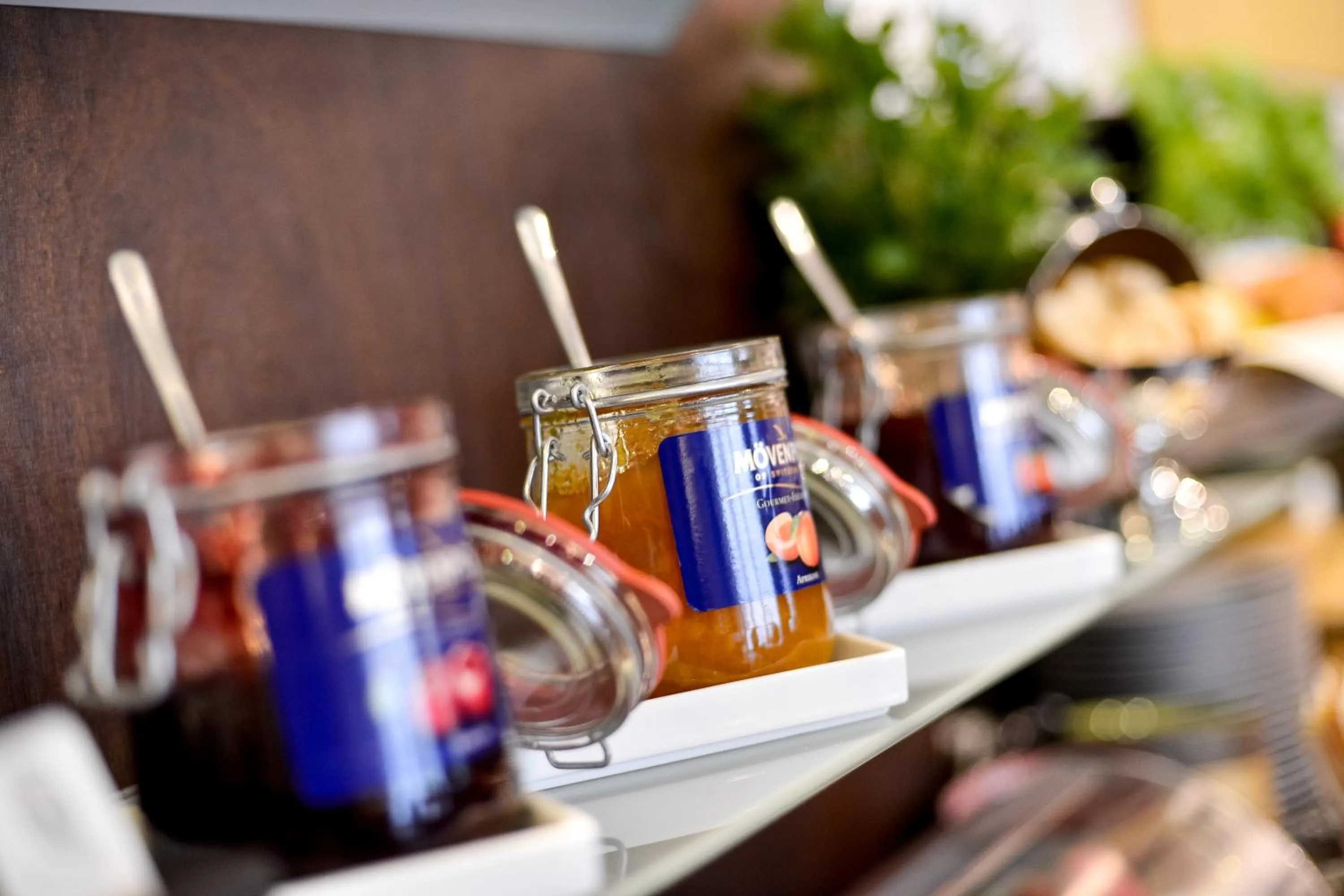 Buffet breakfast in Hotel Sandmanns am Dom