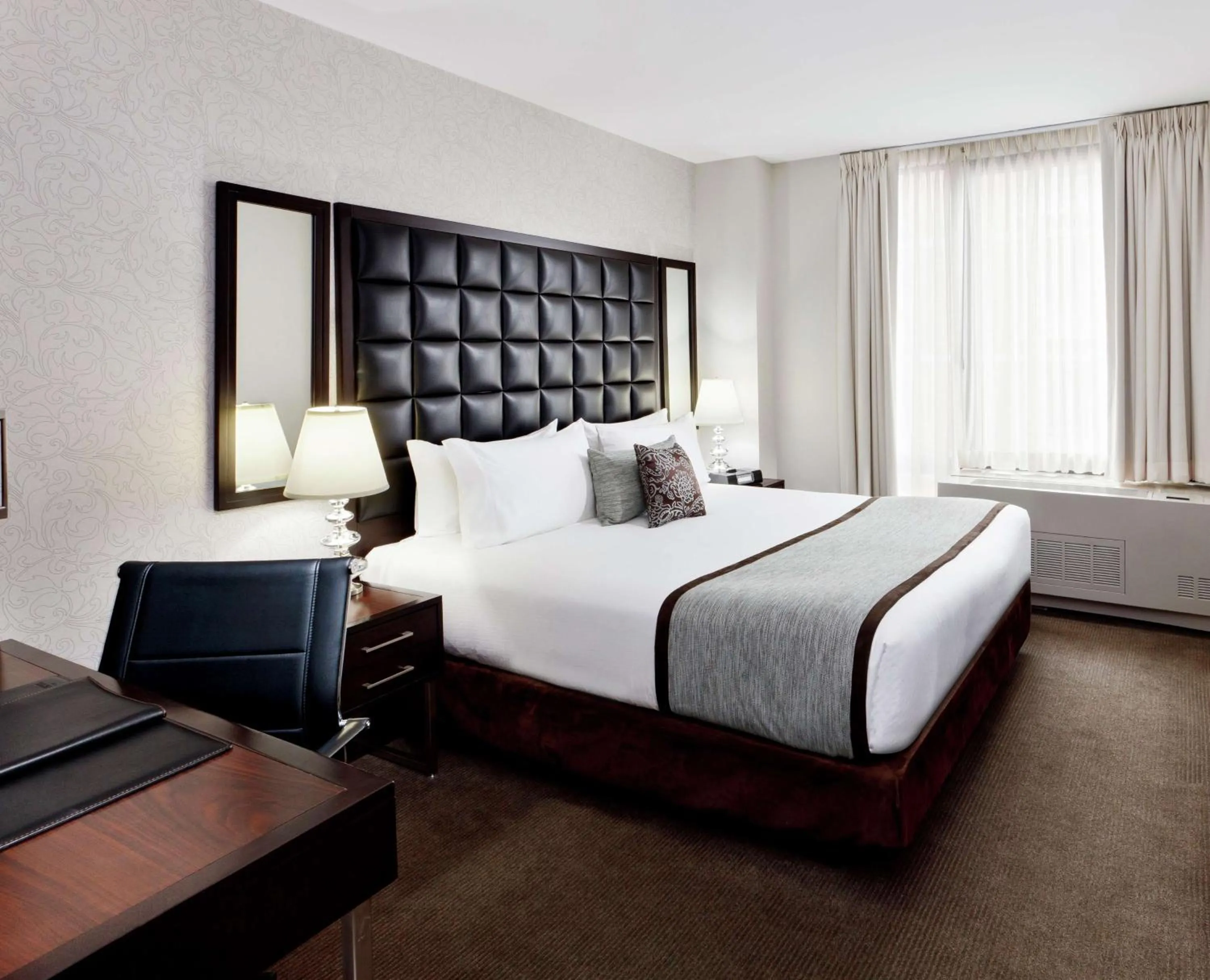 Bedroom, Bed in Distrikt Hotel New York City, Tapestry Collection by Hilton