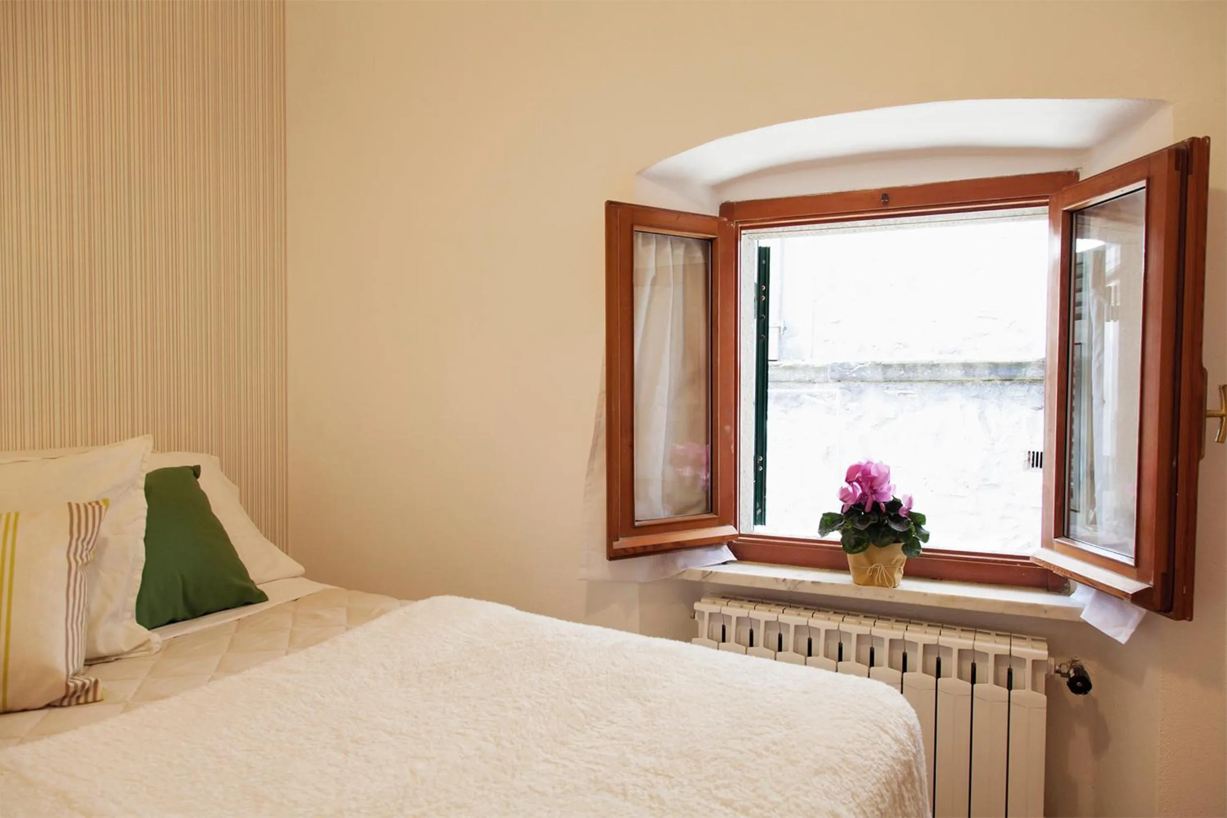 Decorative detail, Bed in Ca'Luni