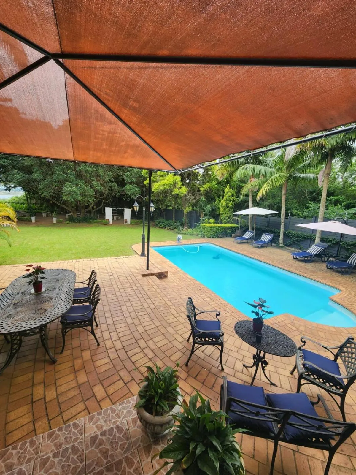 Swimming pool in Hillton Manor Guest House