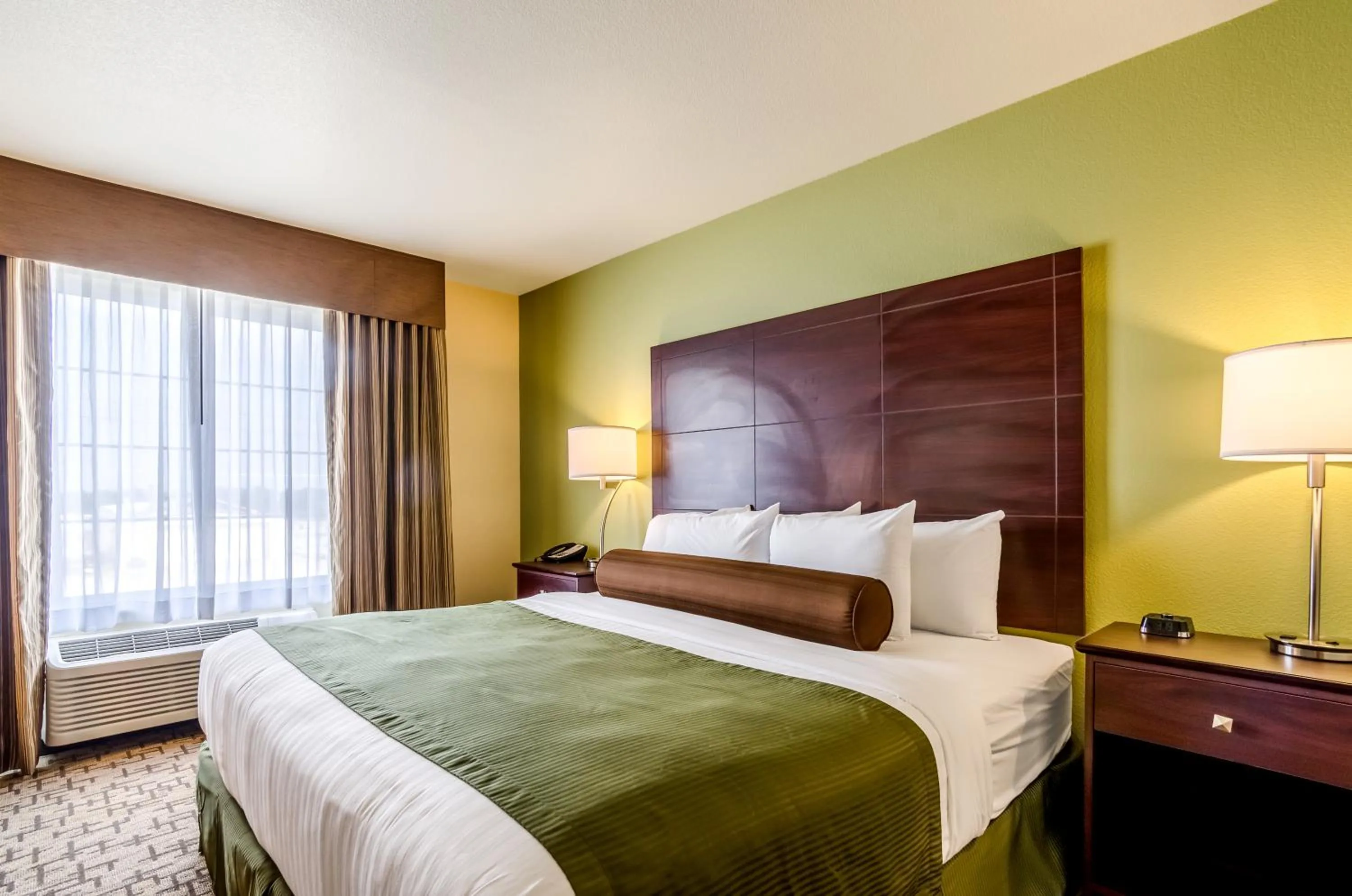 Bed in Cobblestone Inn & Suites - Ord