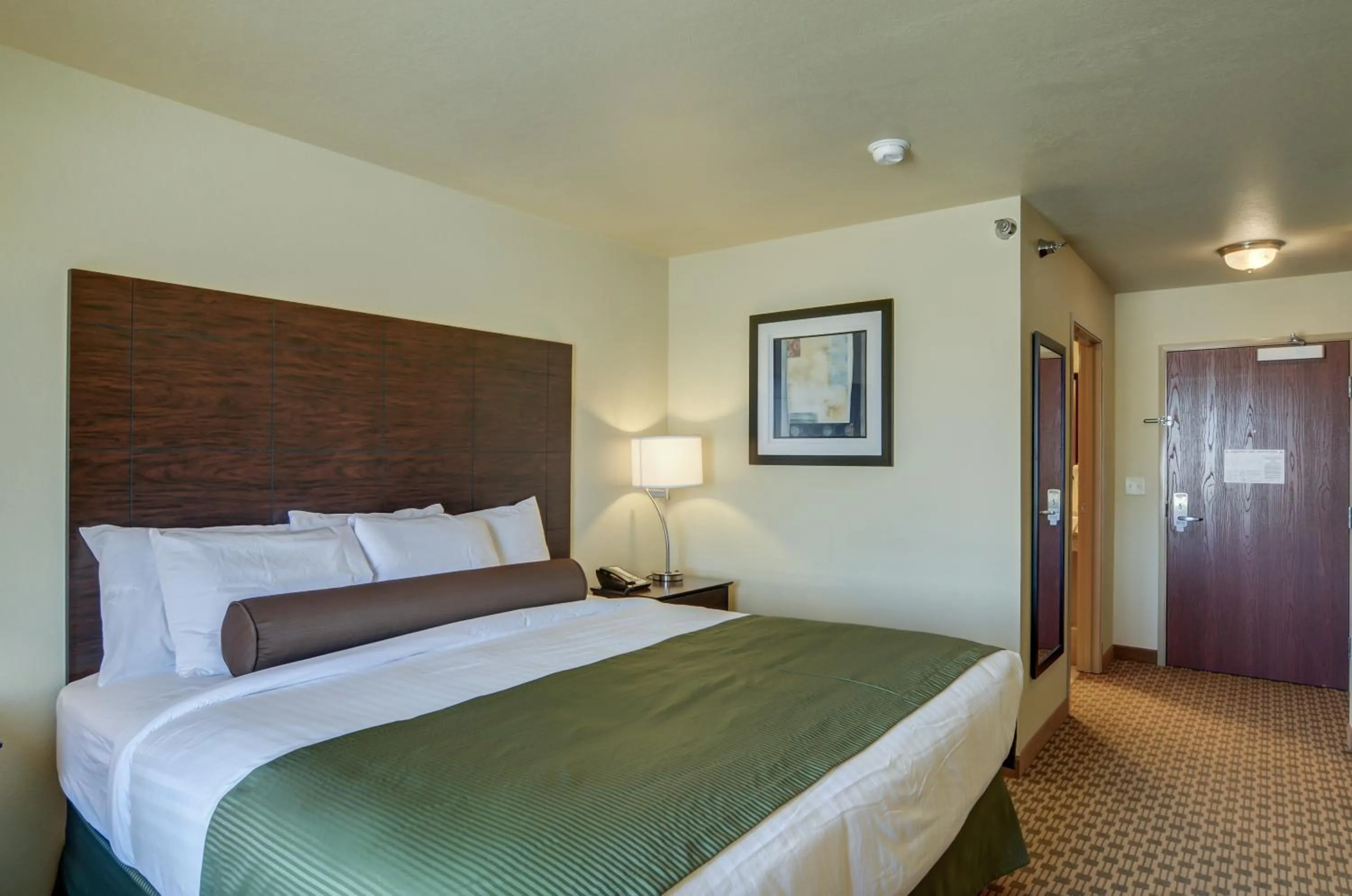 Bed in Cobblestone Inn & Suites - Ord