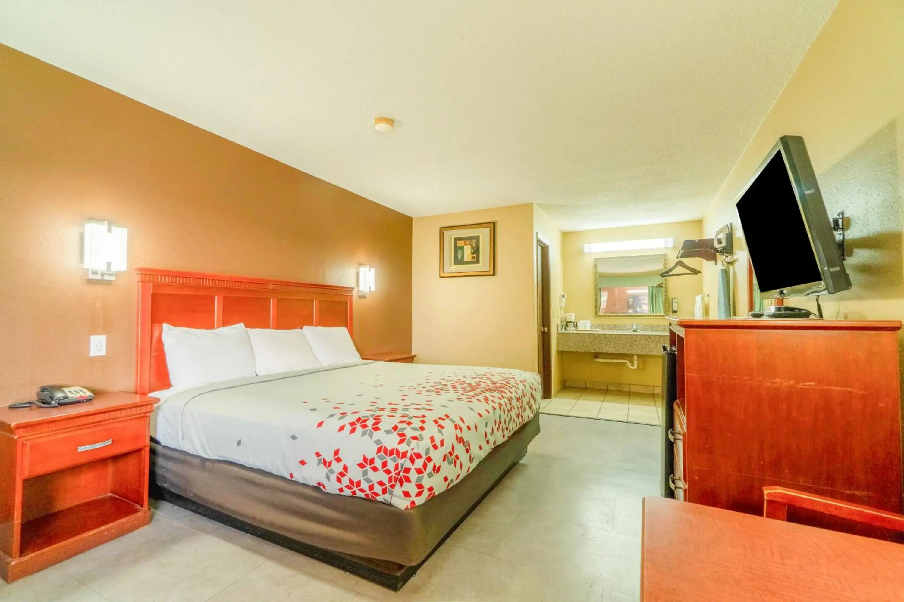 King Bed Non-Smoking in Crown Inn By OYO Denver Tx King Bed Non-Smoking in Crown Inn By OYO Denver Tx