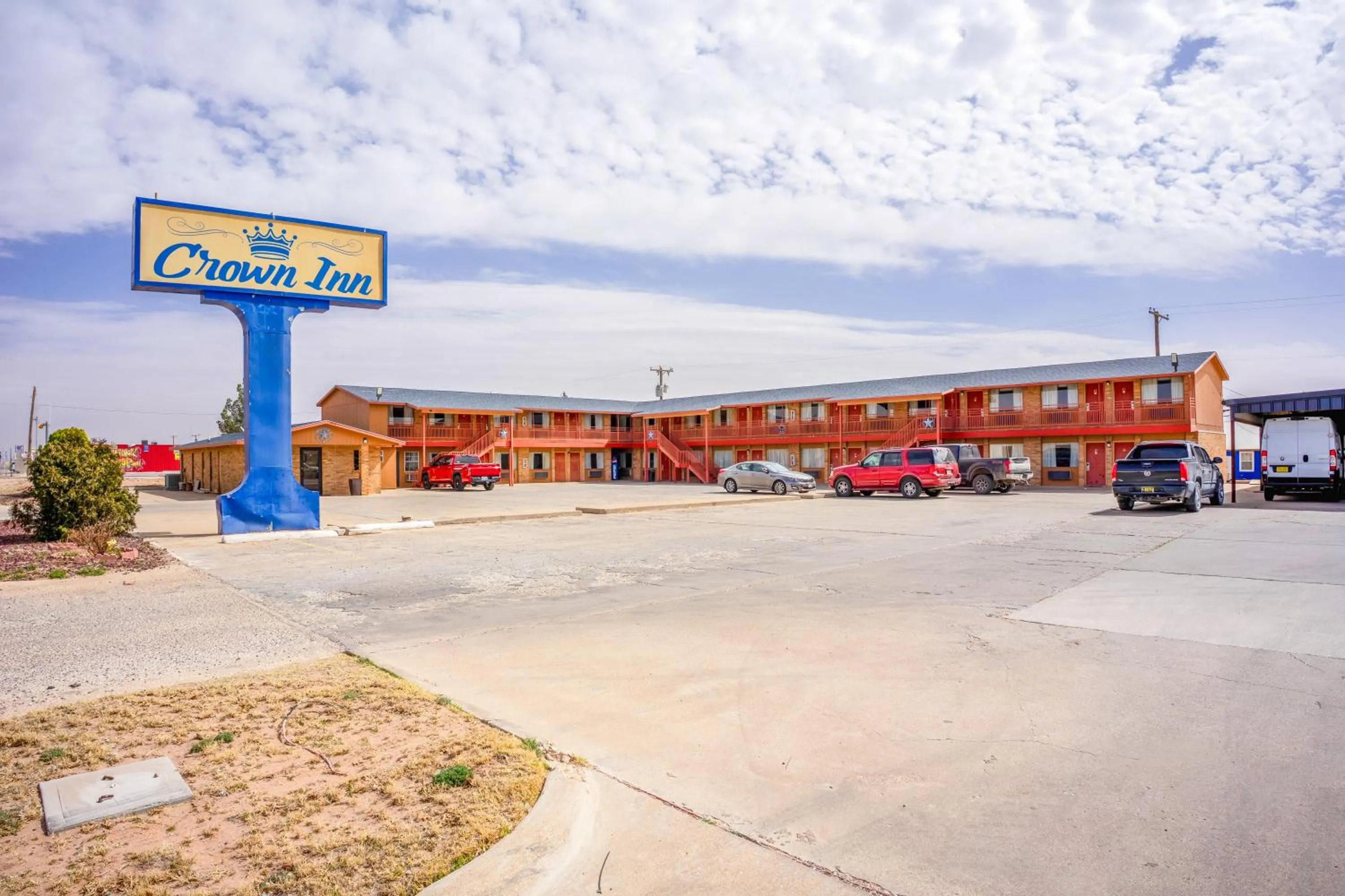 Facade/entrance in Crown Inn By OYO Denver Tx