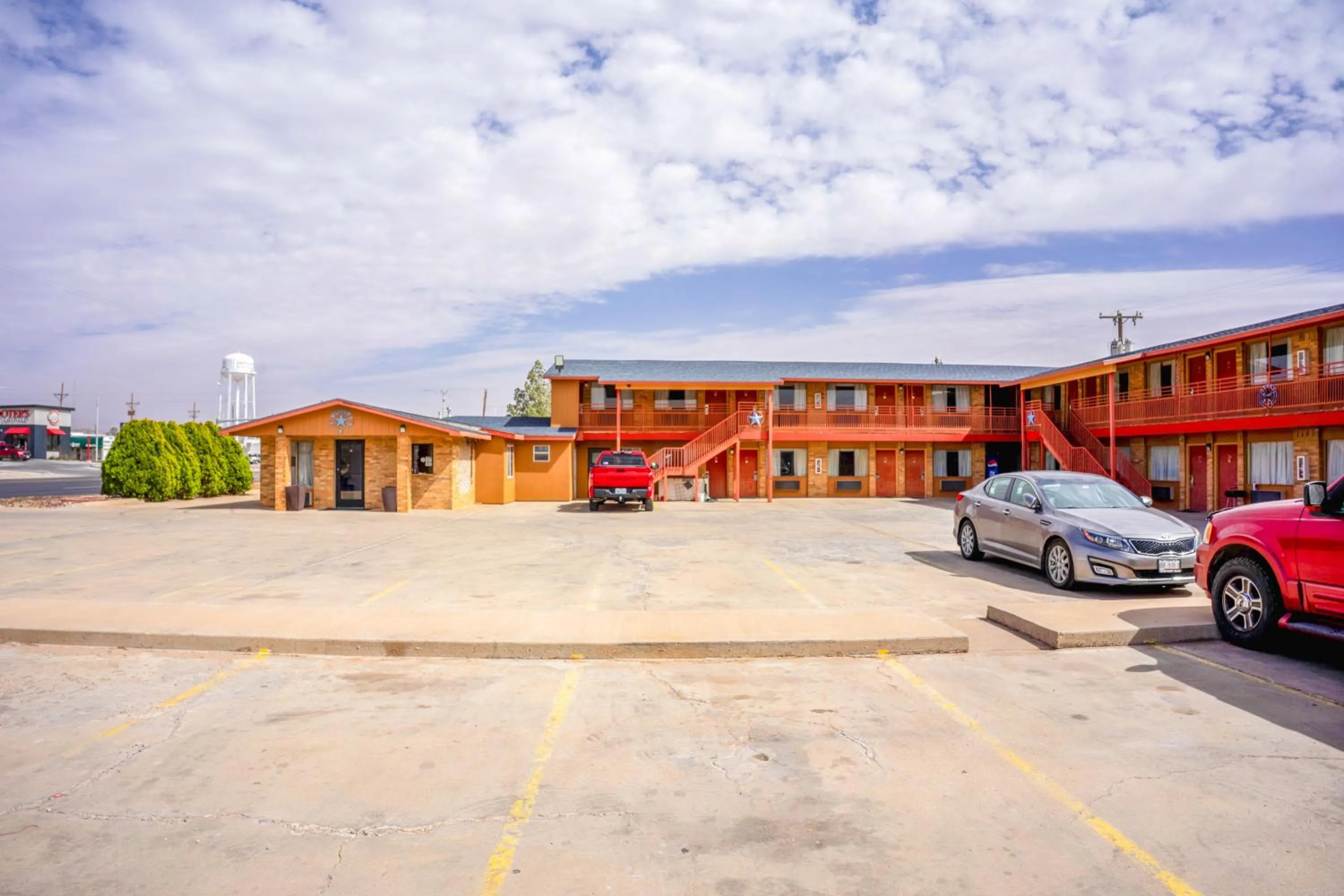 Property building in Crown Inn By OYO Denver Tx