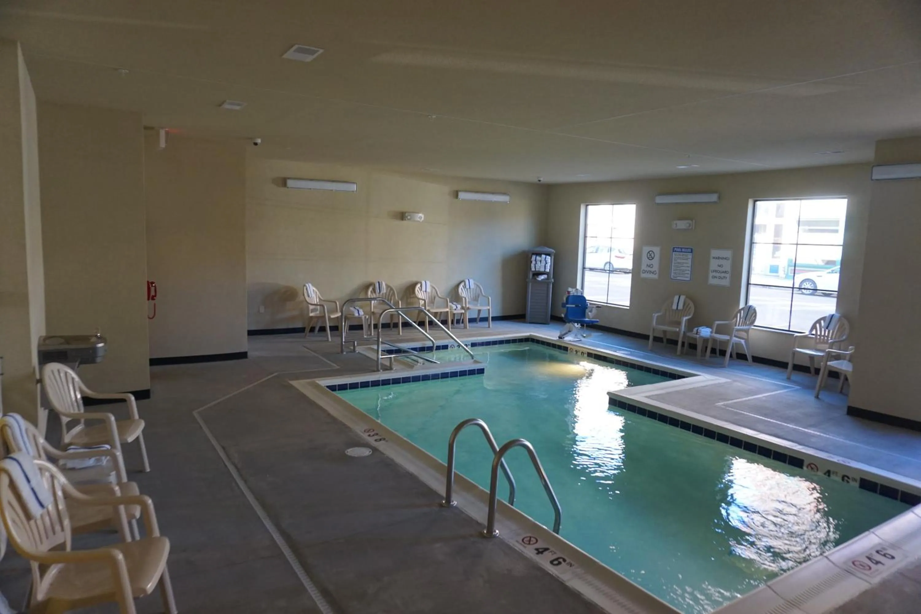 Swimming pool in Cobblestone Hotel & Suites - Chippewa Falls