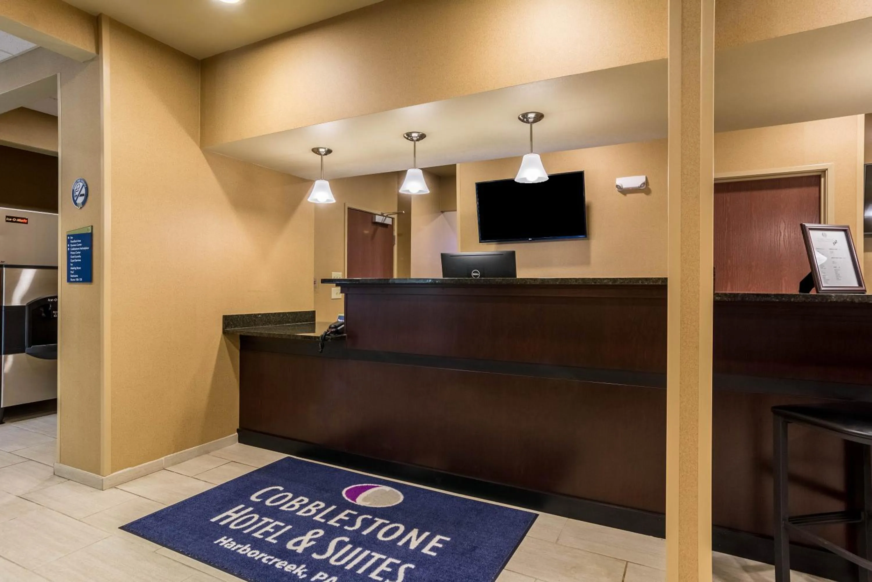 Lobby or reception in Cobblestone Hotel & Suites - Harborcreek
