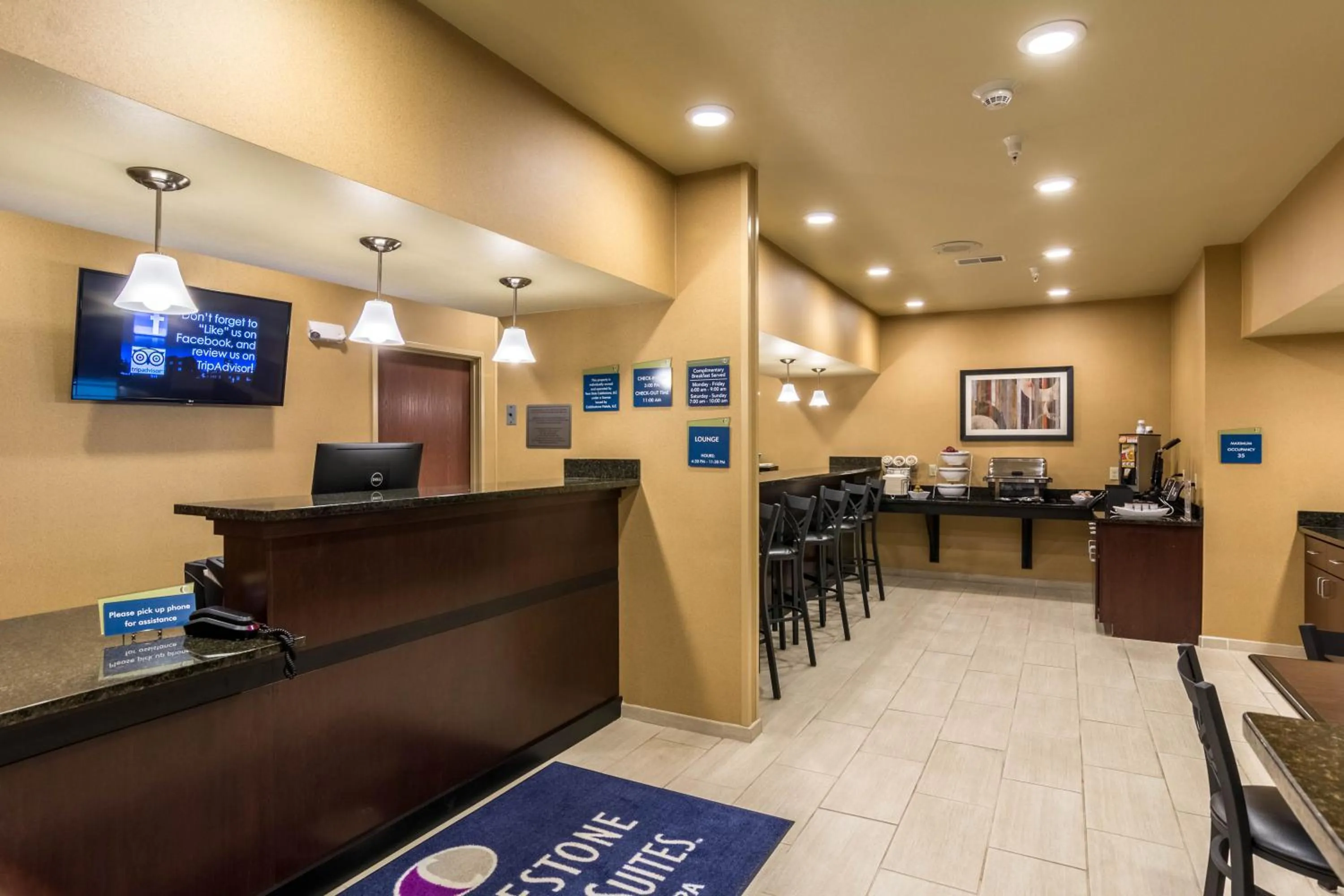 Lobby or reception in Cobblestone Hotel & Suites - Harborcreek