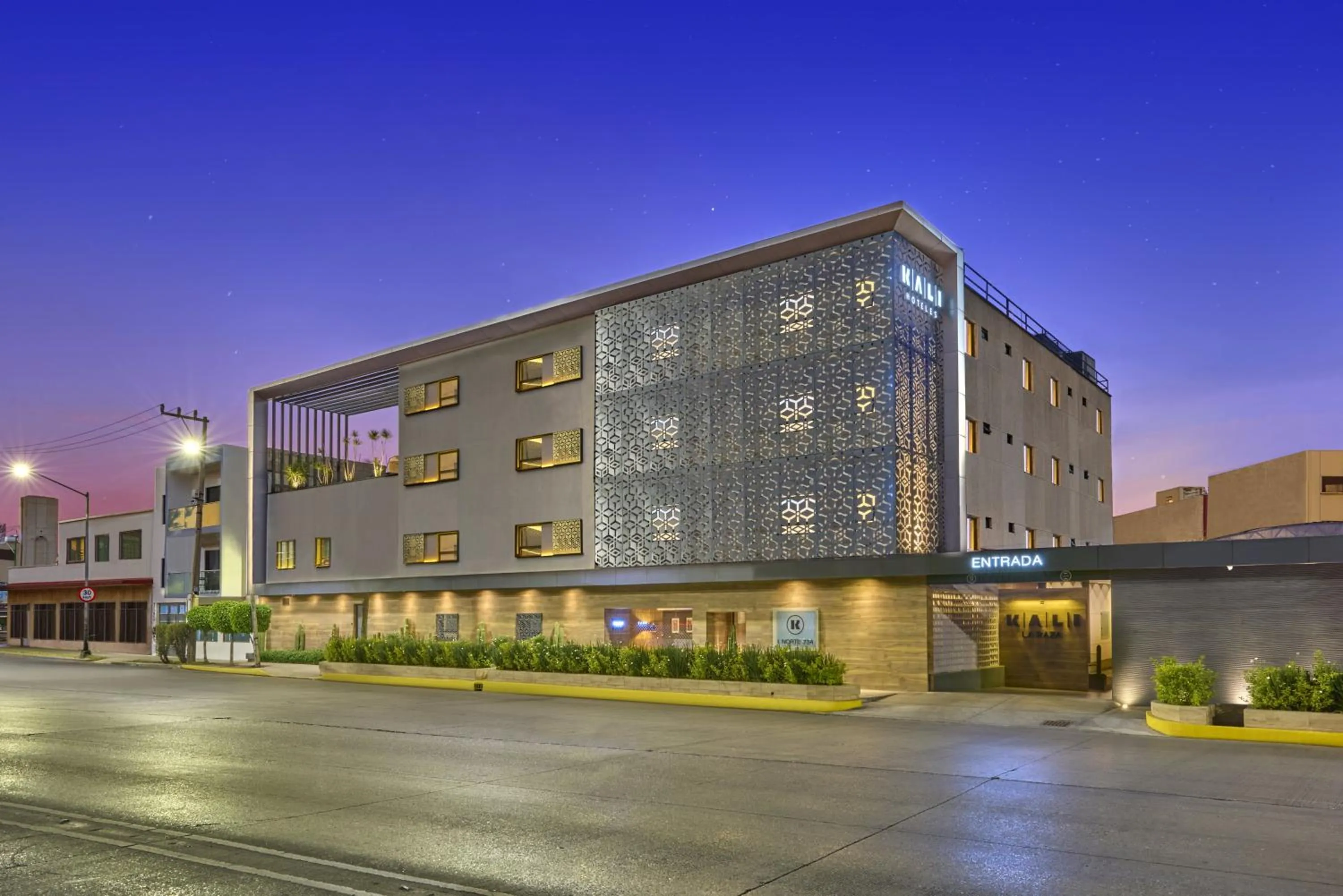 Property building in KALI La Raza Mexico City