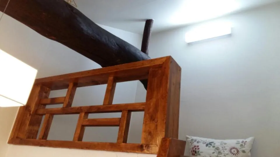 Decorative detail in Sungsim Hanok Guesthouse