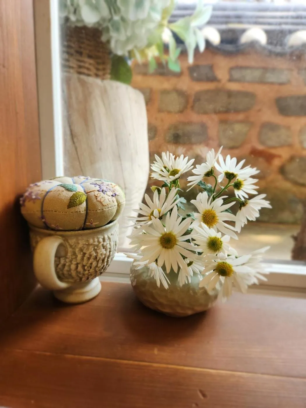 Decorative detail in Sungsim Hanok Guesthouse