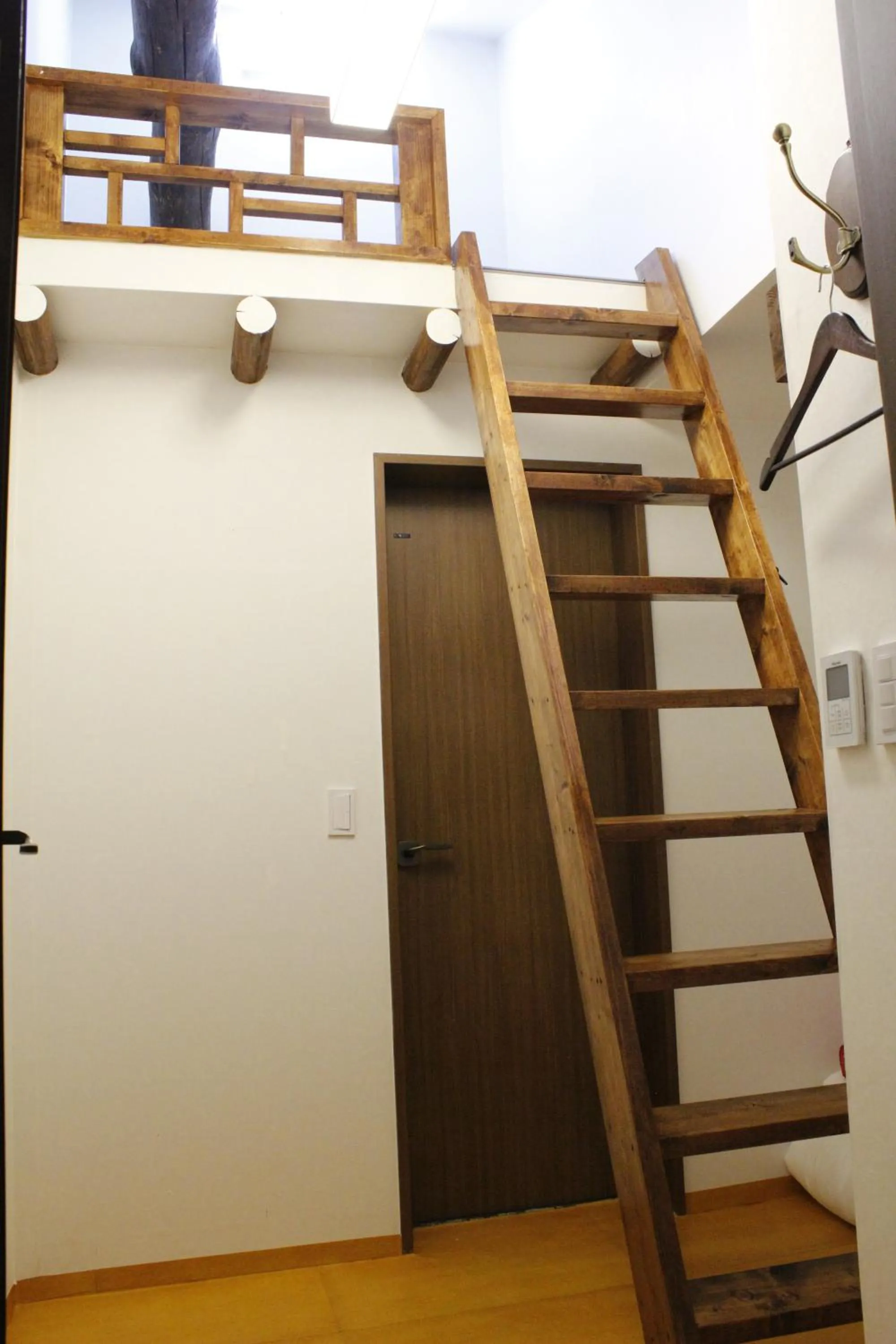 Decorative detail in Sungsim Hanok Guesthouse