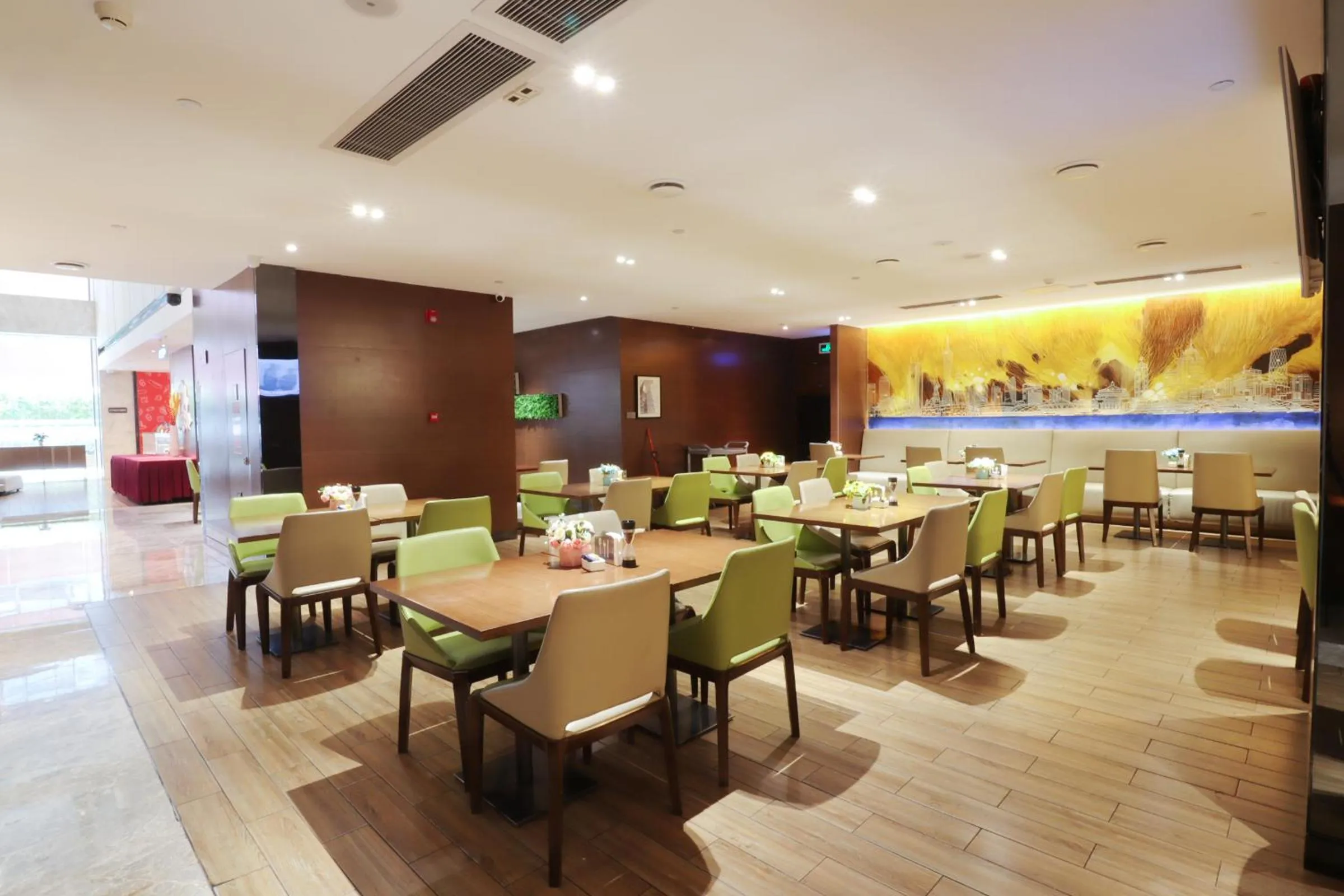 Restaurant/places to eat in Hampton by Hilton Guangzhou Zhujiang New Town - Free Shuttle Bus to Canton Fair