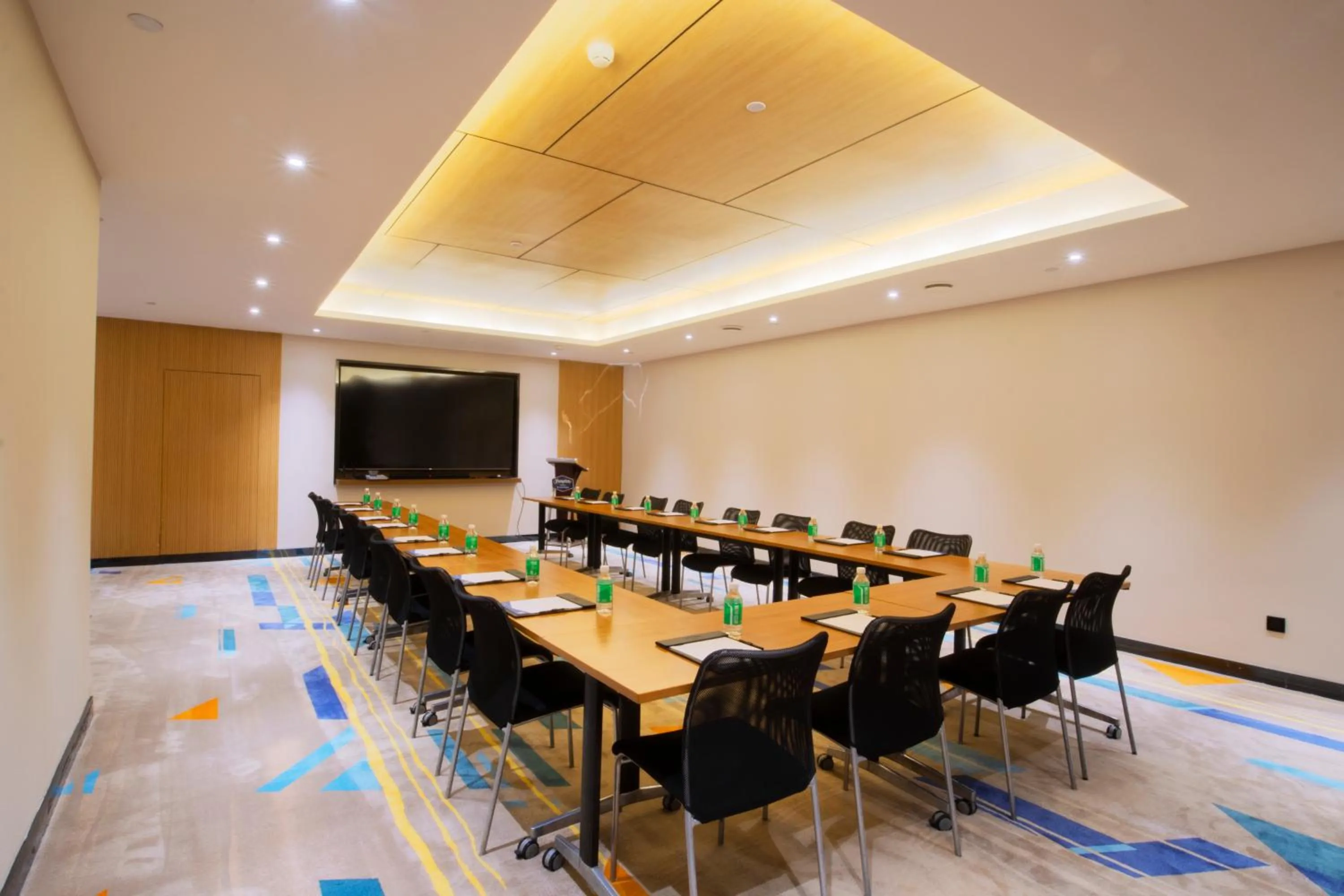 Meeting/conference room in Hampton by Hilton Guangzhou Zhujiang New Town - Free Shuttle Bus to Canton Fair
