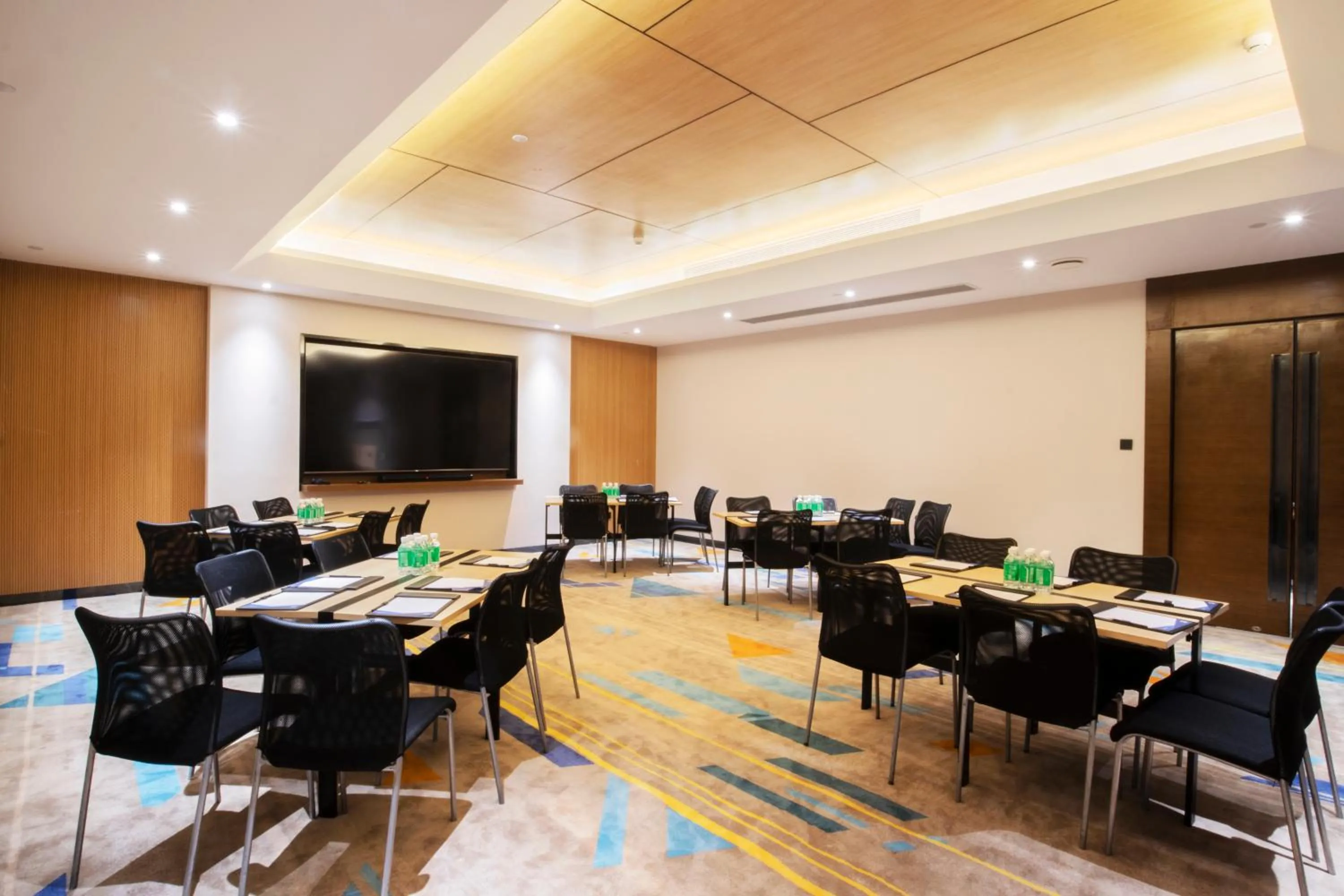 Meeting/conference room in Hampton by Hilton Guangzhou Zhujiang New Town - Free Shuttle Bus to Canton Fair