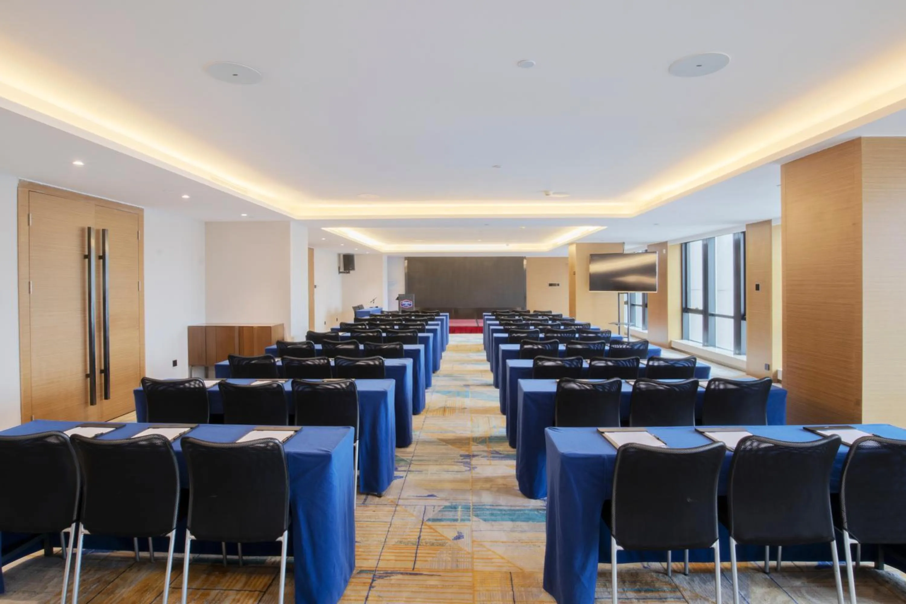 Living room in Hampton by Hilton Guangzhou Zhujiang New Town - Free Shuttle Bus to Canton Fair