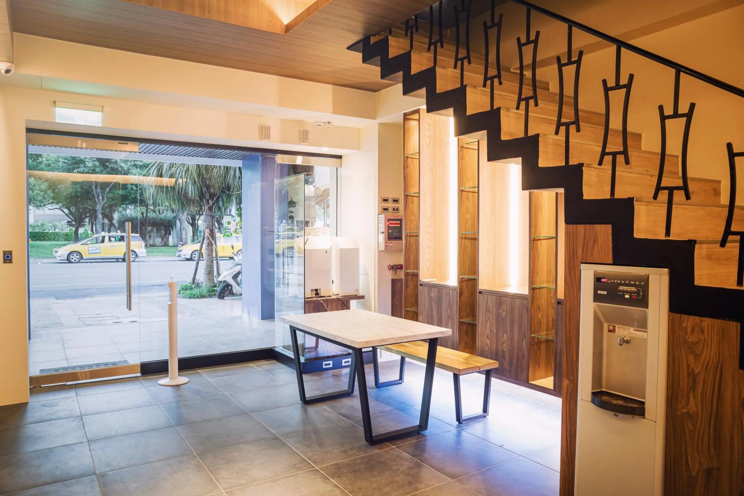 Traveller-Inn Day Moon Hotel