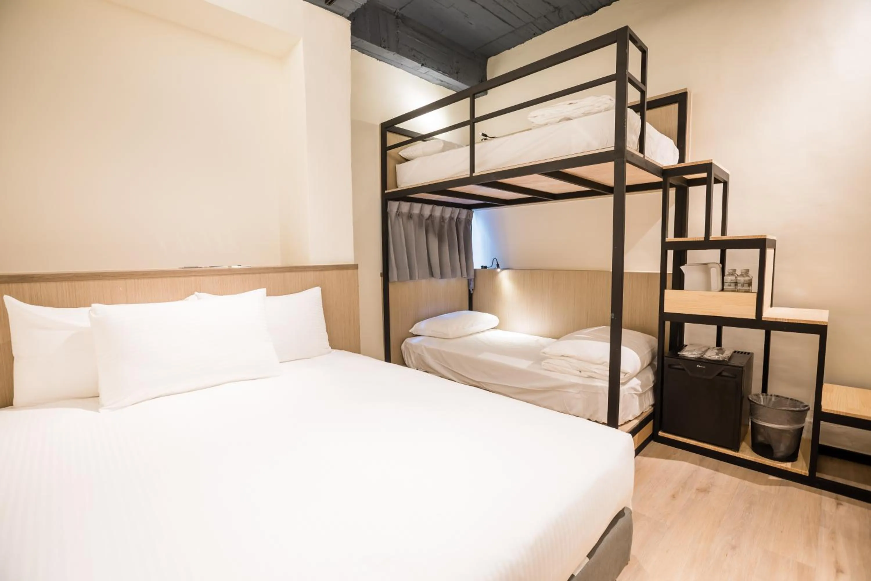 Bed in Traveller-Inn Day Moon Hotel