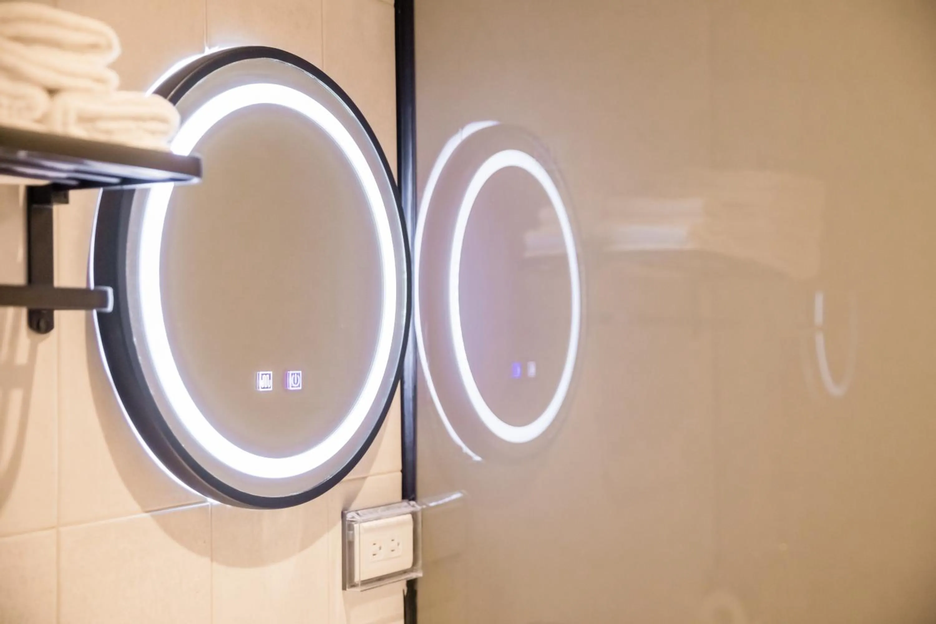 Traveller-Inn Day Moon Hotel