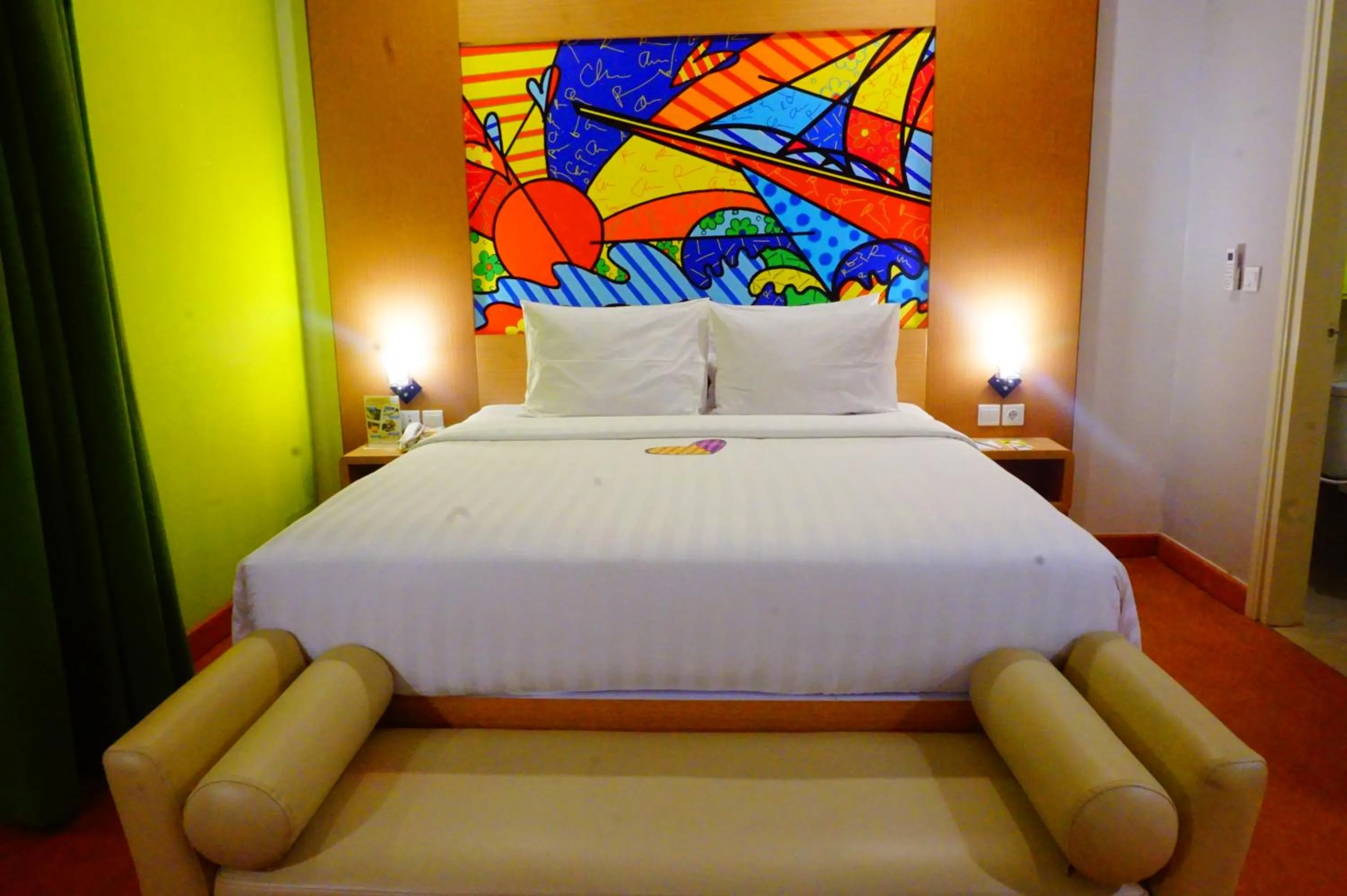 Bed in MaxOneHotels at Resort Makassar