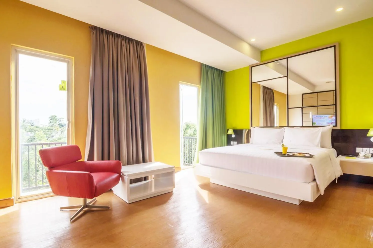 Bed in MaxOneHotels at Resort Makassar
