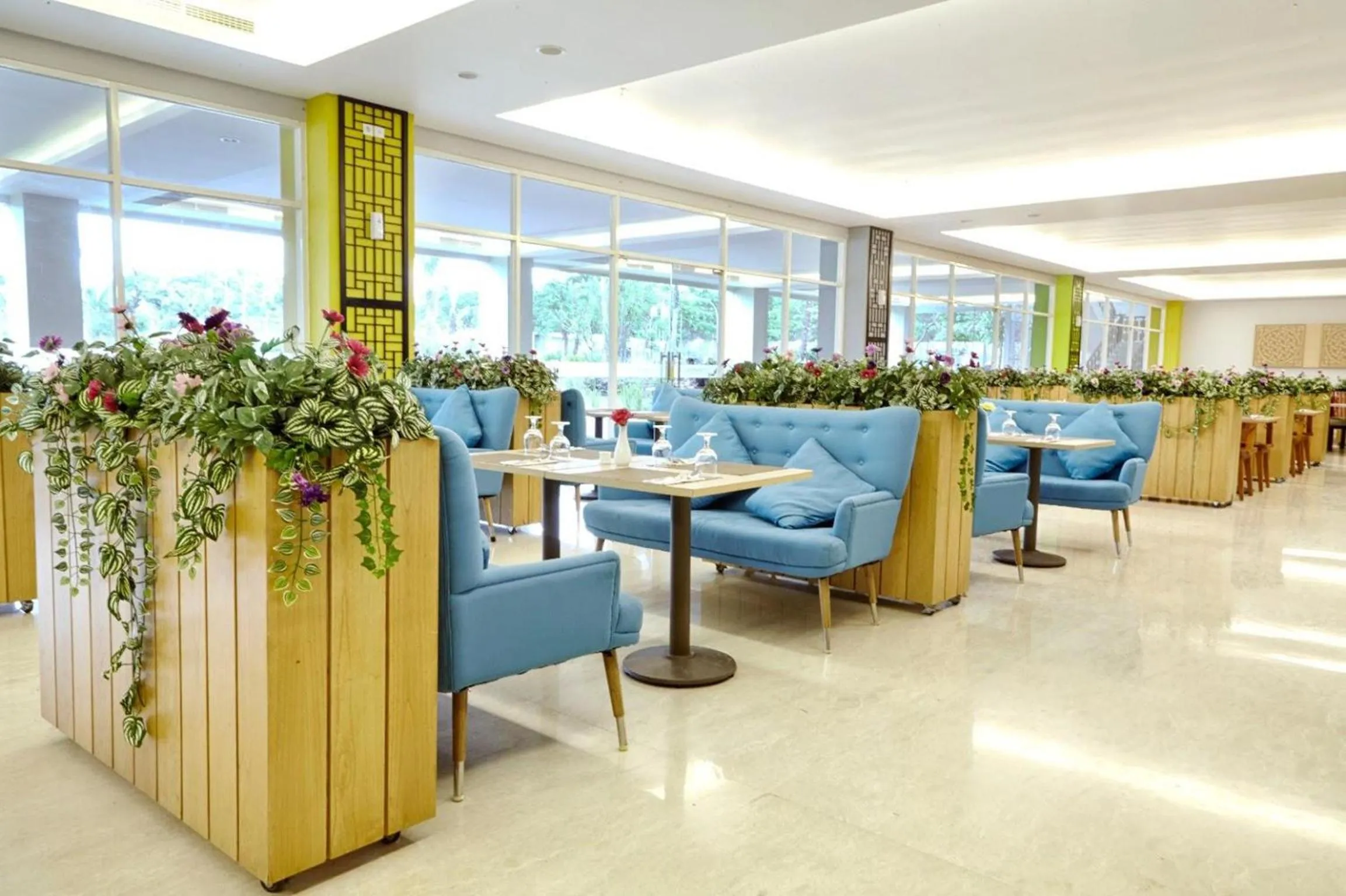 Restaurant/places to eat in MaxOneHotels at Resort Makassar