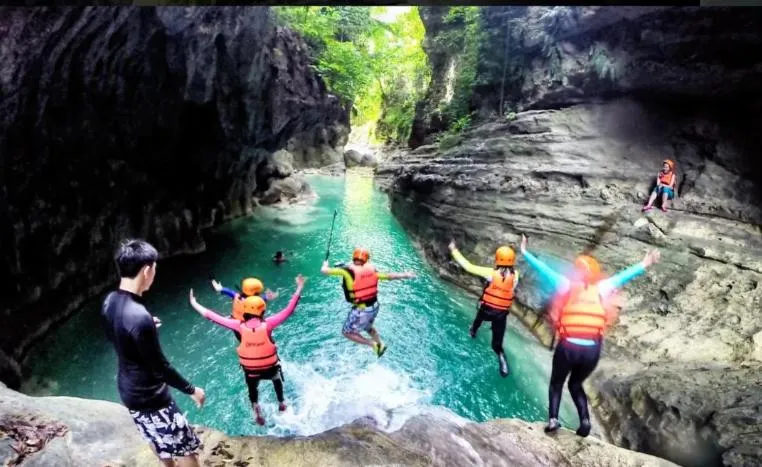 Canoeing in Moalboal Tropics