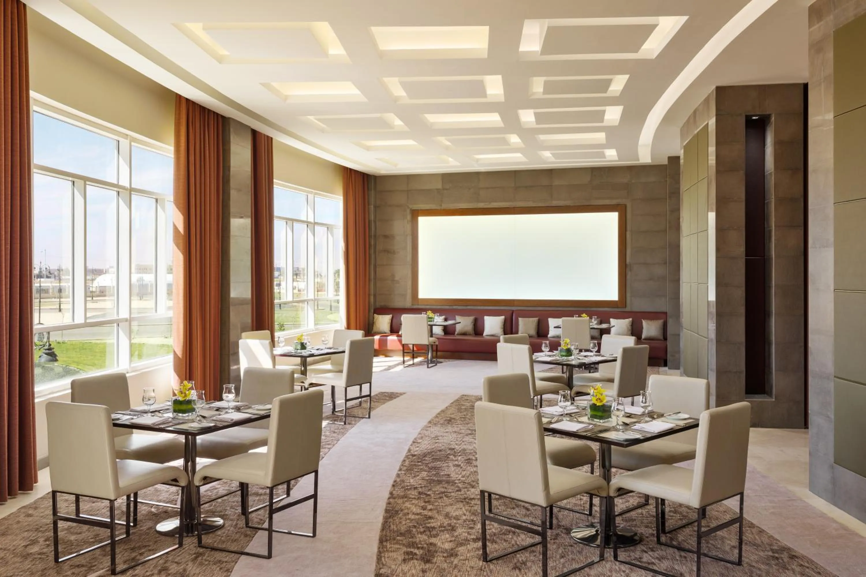 Restaurant/places to eat in Millennium Hail Hotel