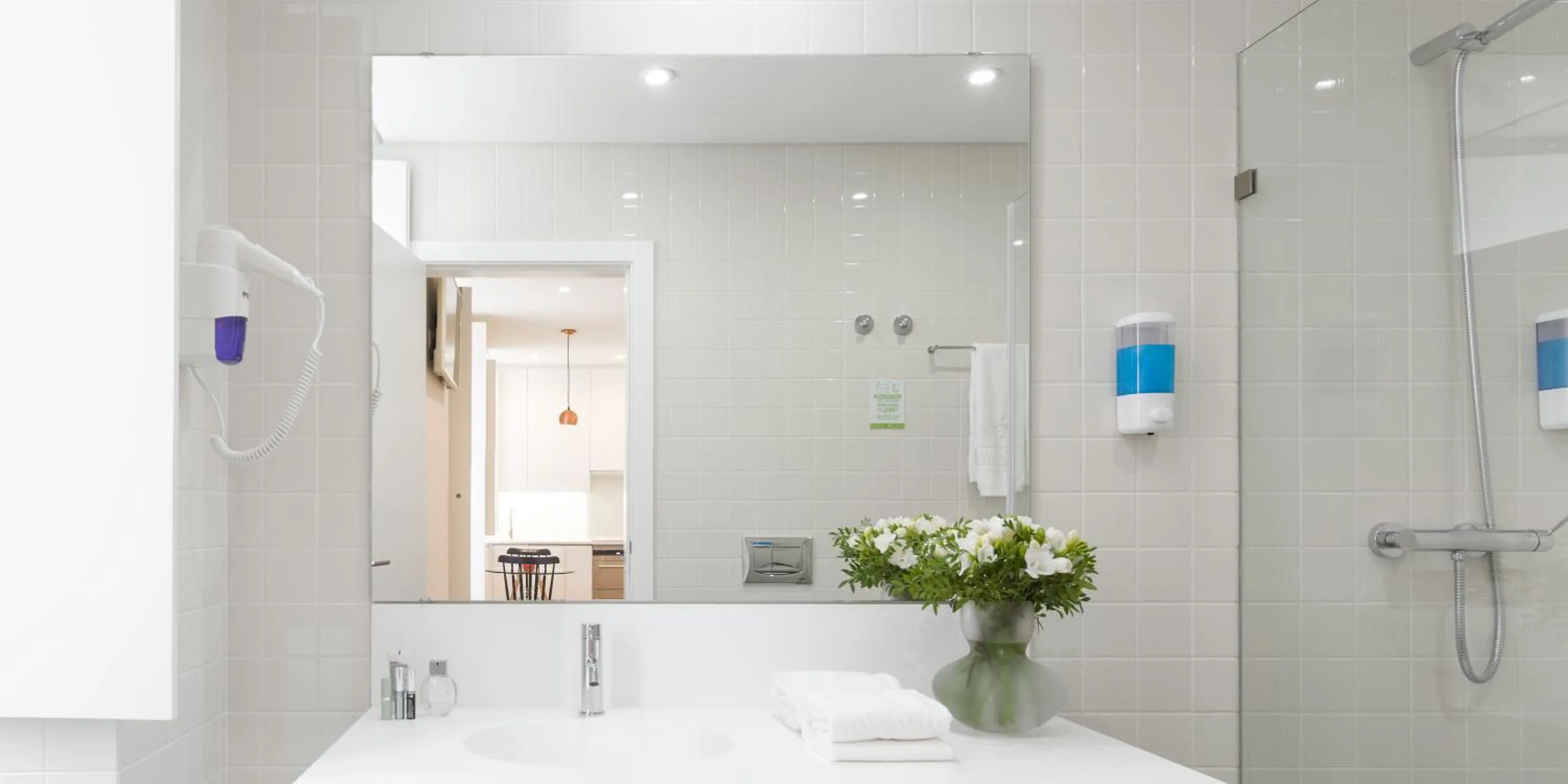 Toilet in Lisbon Serviced Apartments - Bairro Alto