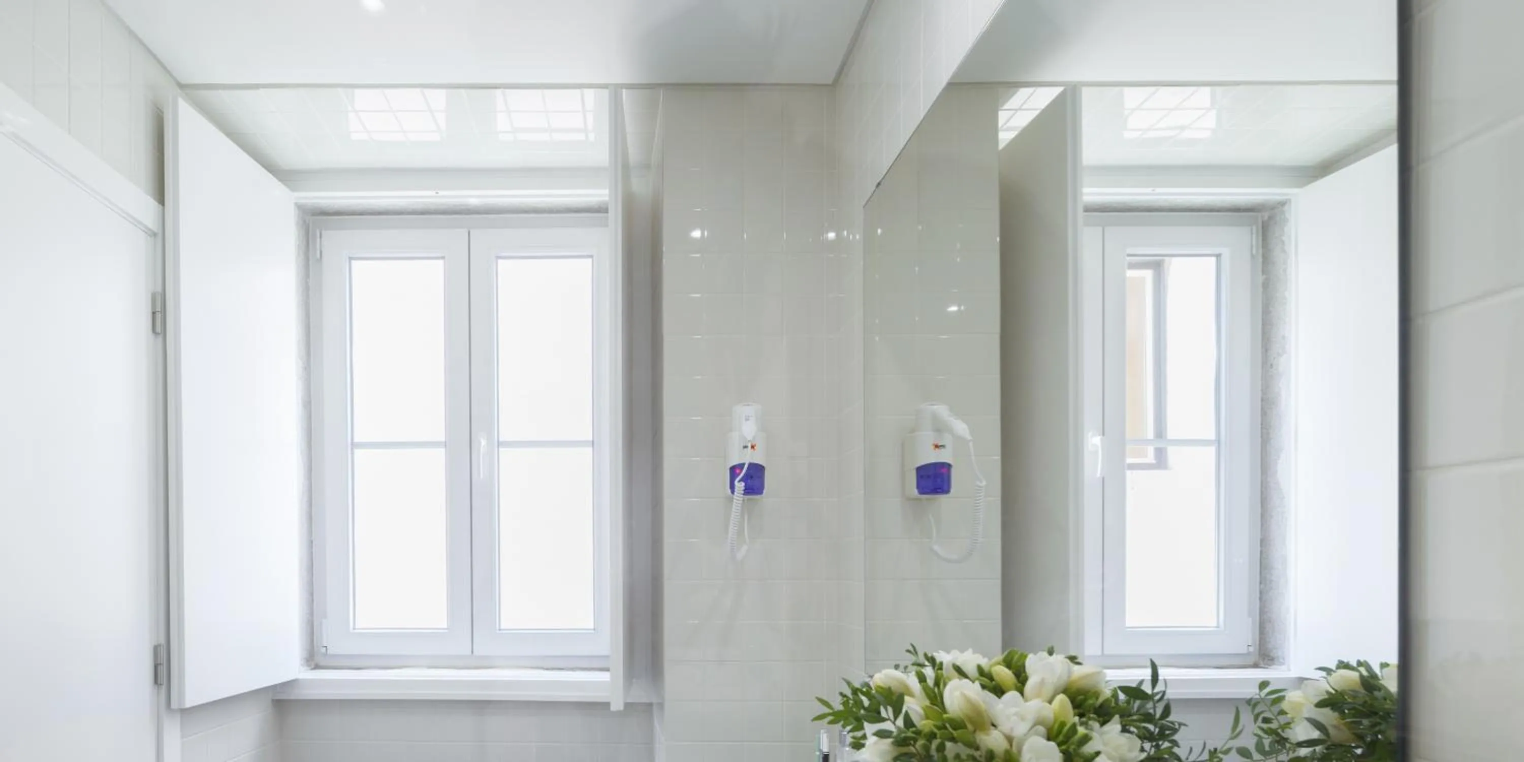 Toilet in Lisbon Serviced Apartments - Bairro Alto