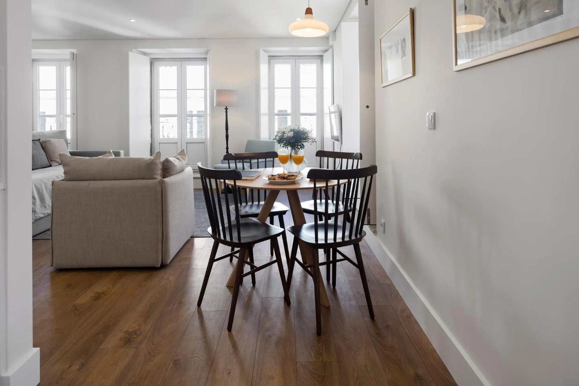 Living room in LSA Bairro Alto by Numa