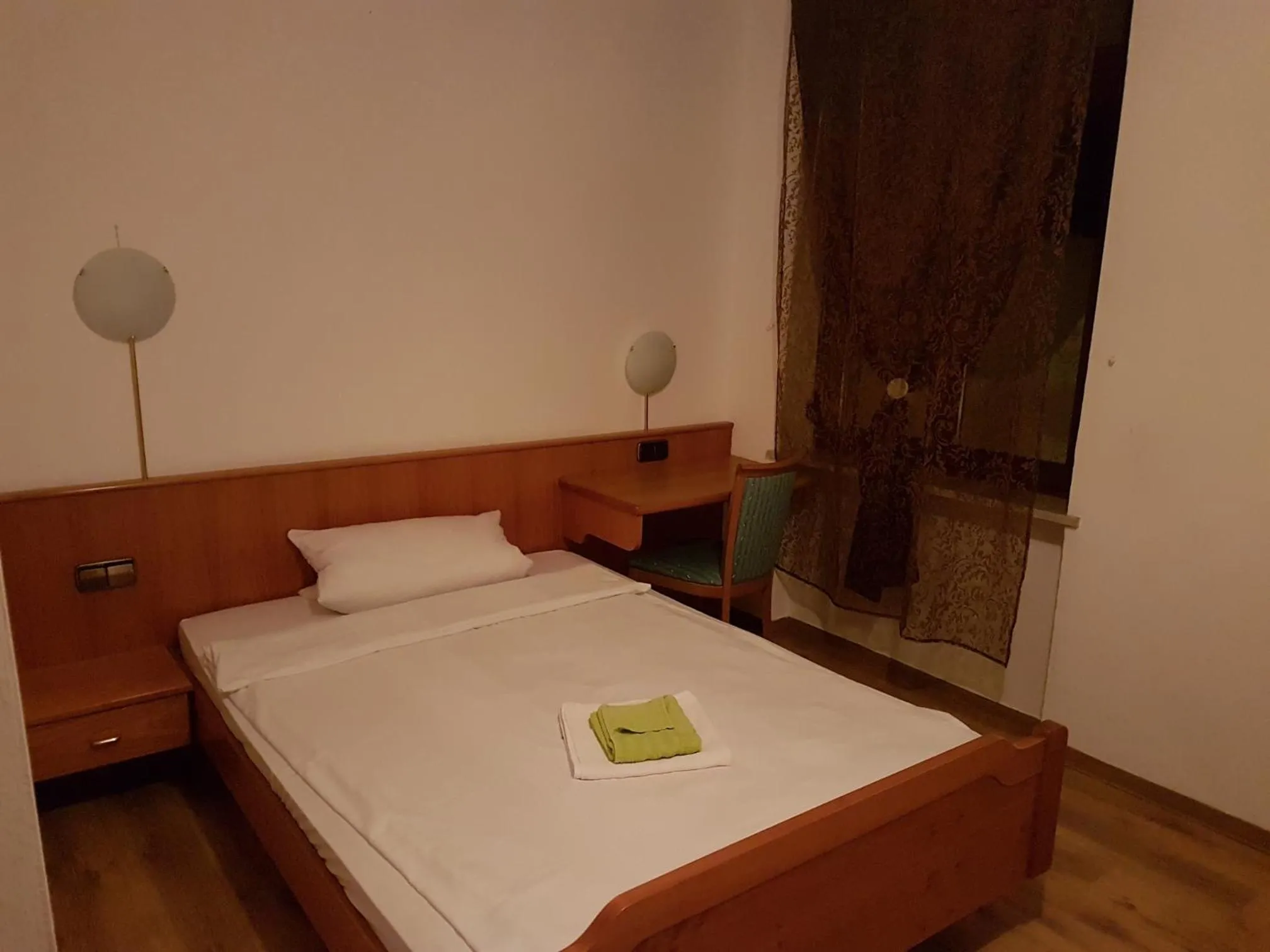 Bed in Hotel Lamm