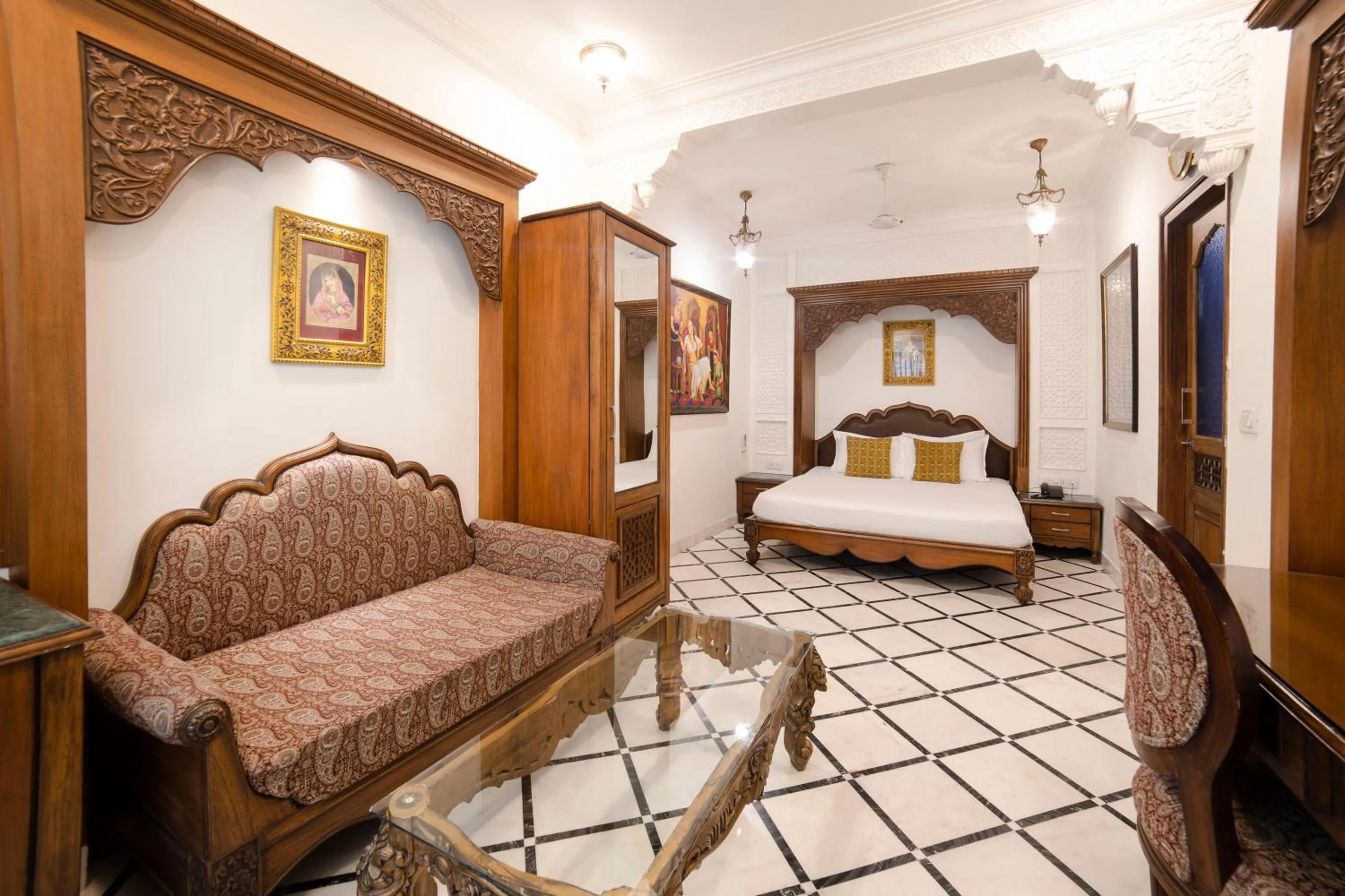 Bed in Hotel Pearl Palace Jaipur