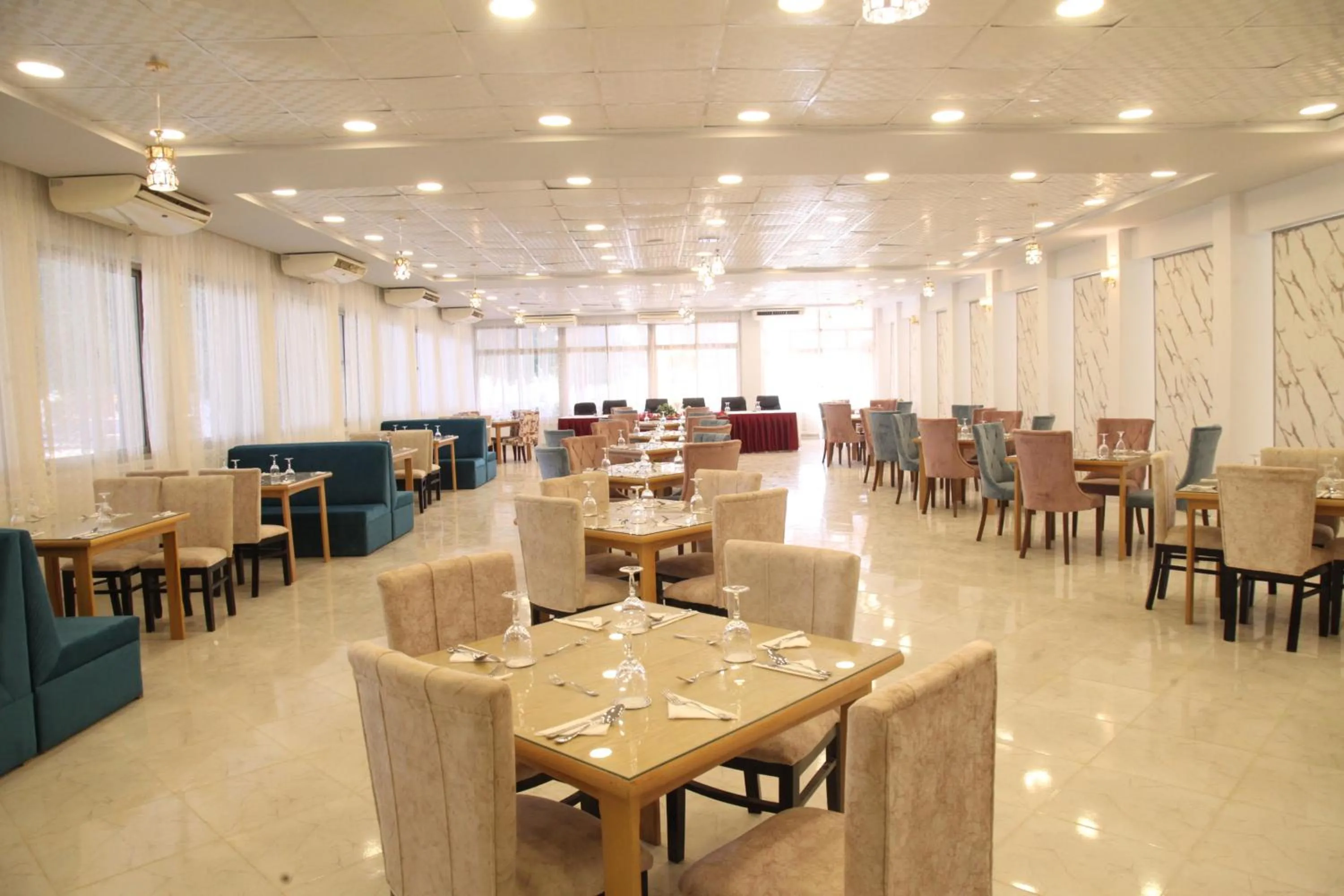 Restaurant/places to eat in Jewel Assiut Hotel