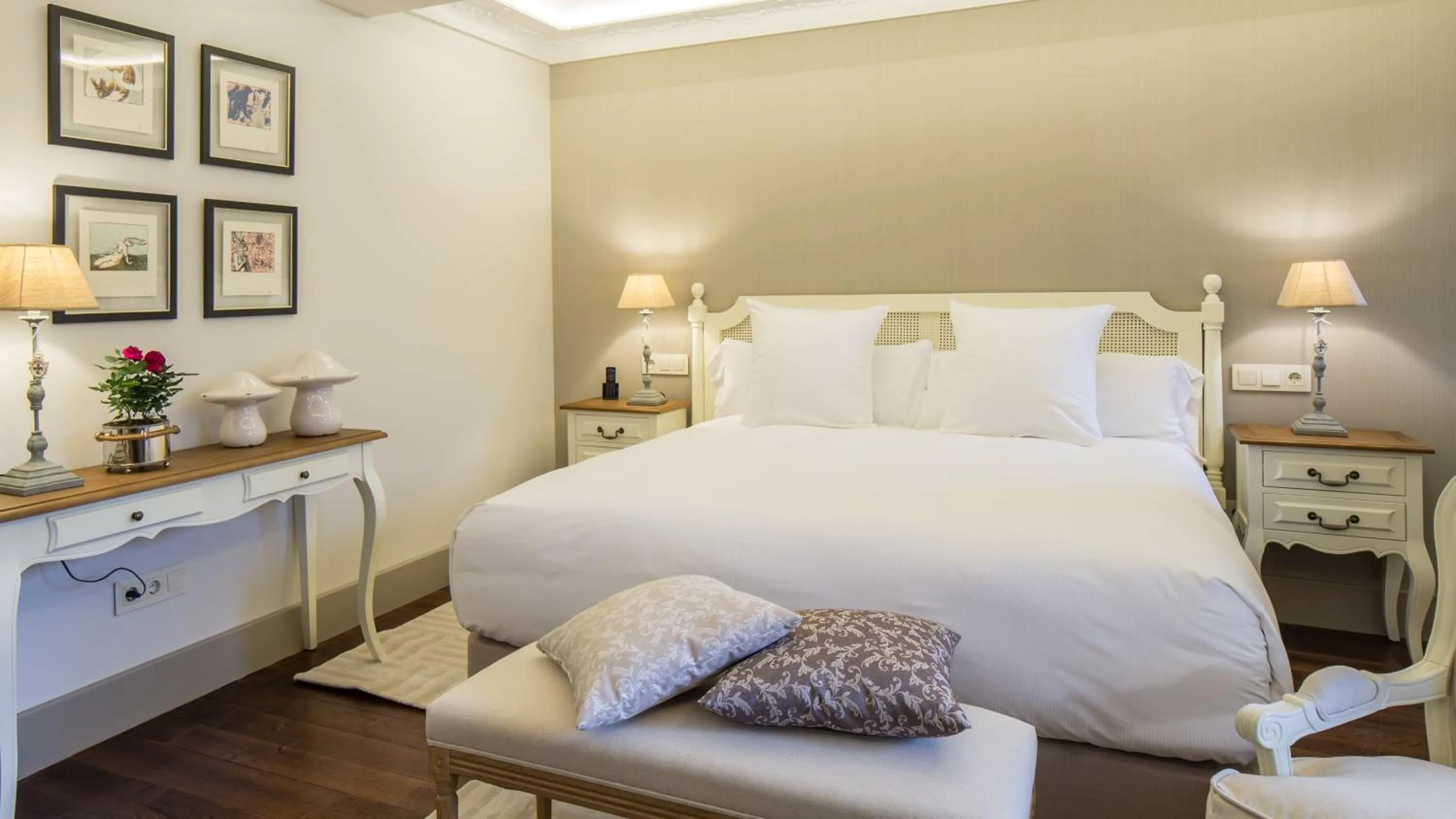 Bed in Puebloastur Eco Resort Hotel & Spa Gran Lujo