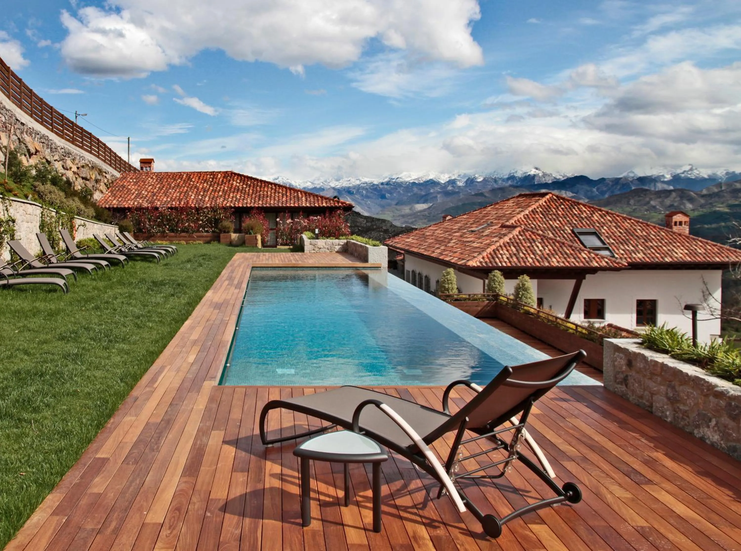 Mountain view in Puebloastur Eco Resort Hotel & Spa Gran Lujo