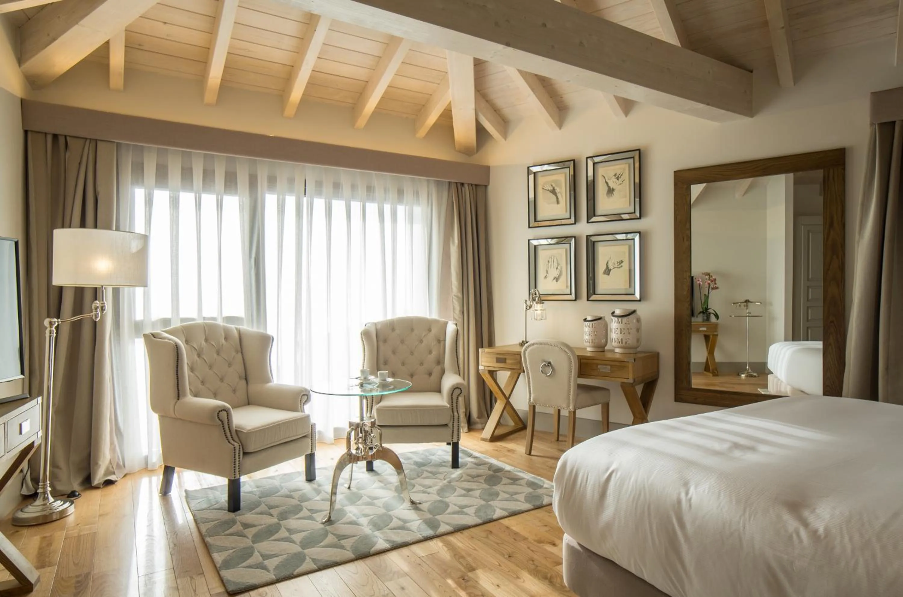 Photo of the whole room, Bed in Puebloastur Eco Resort Hotel & Spa Gran Lujo