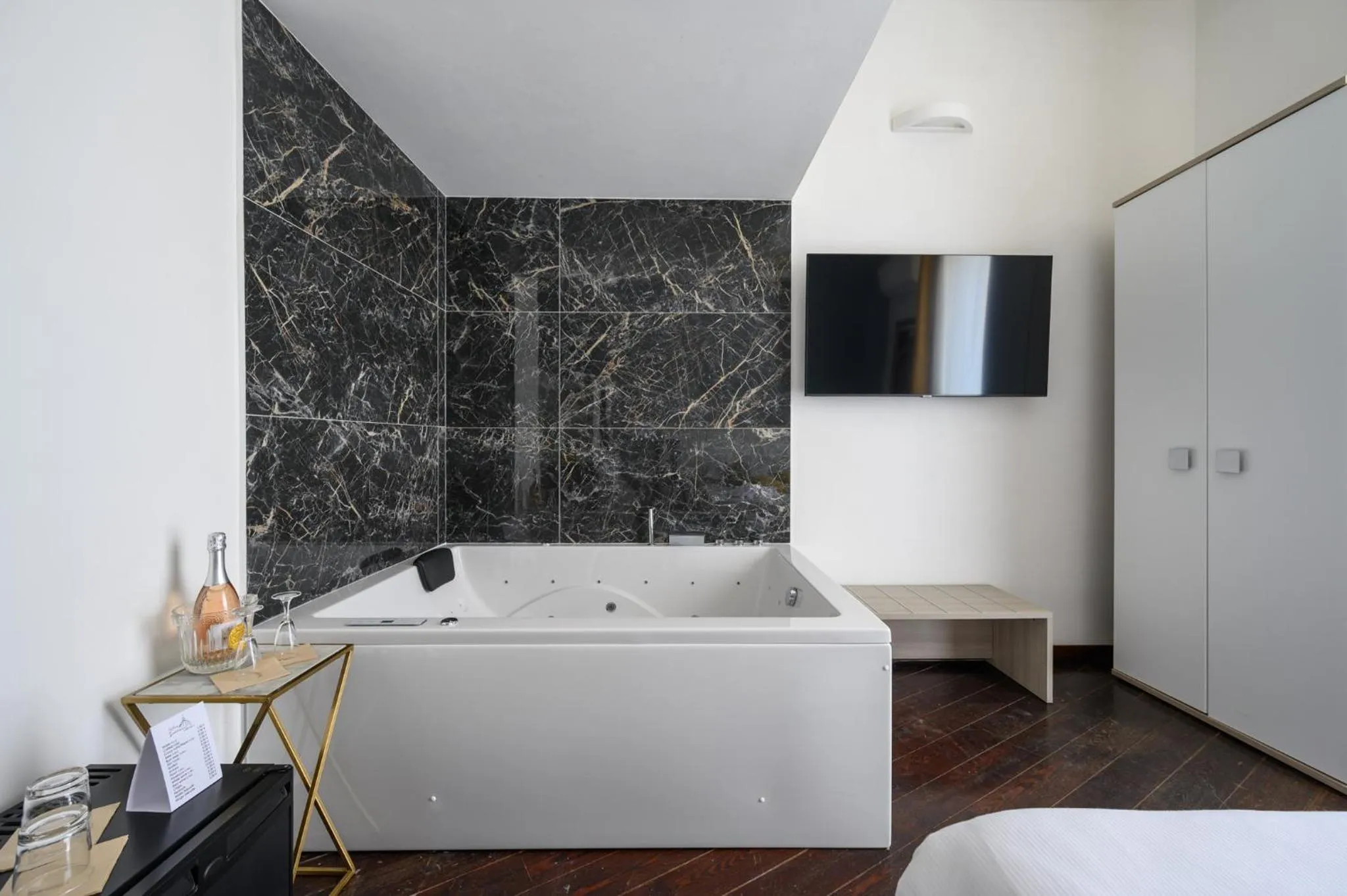 Hot Tub in Relais Incantesimo Vaticano