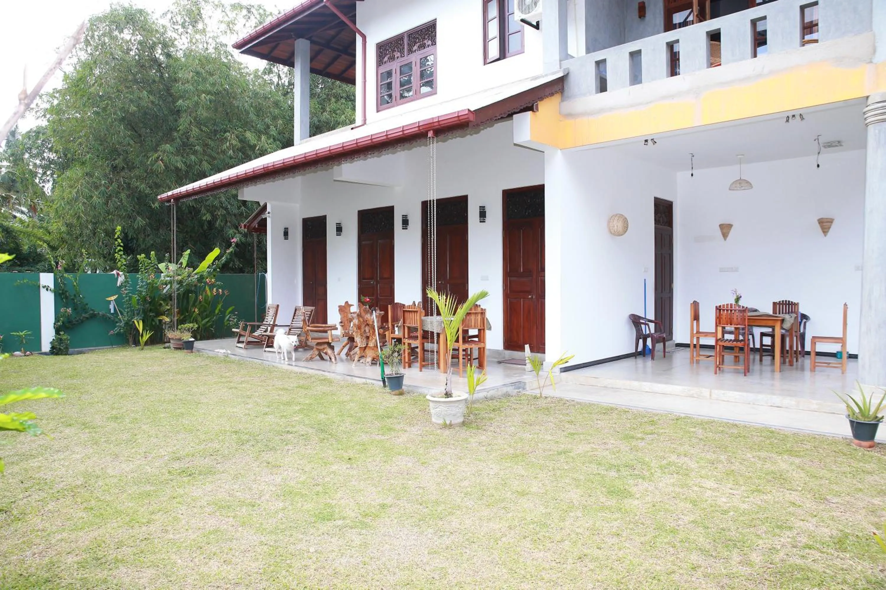 Property building in Mary's Palm Garden