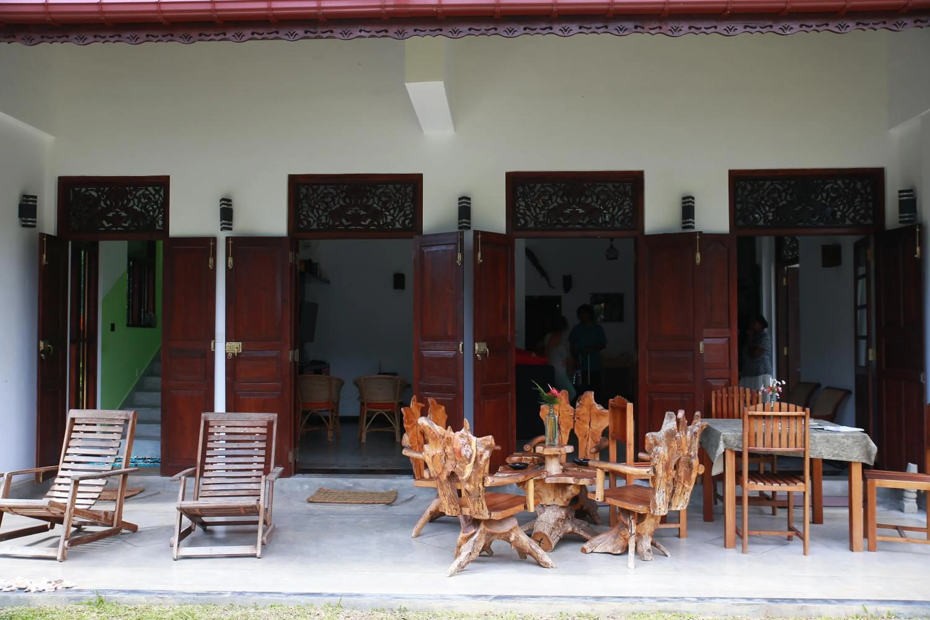 Restaurant/places to eat in Mary's Palm Garden