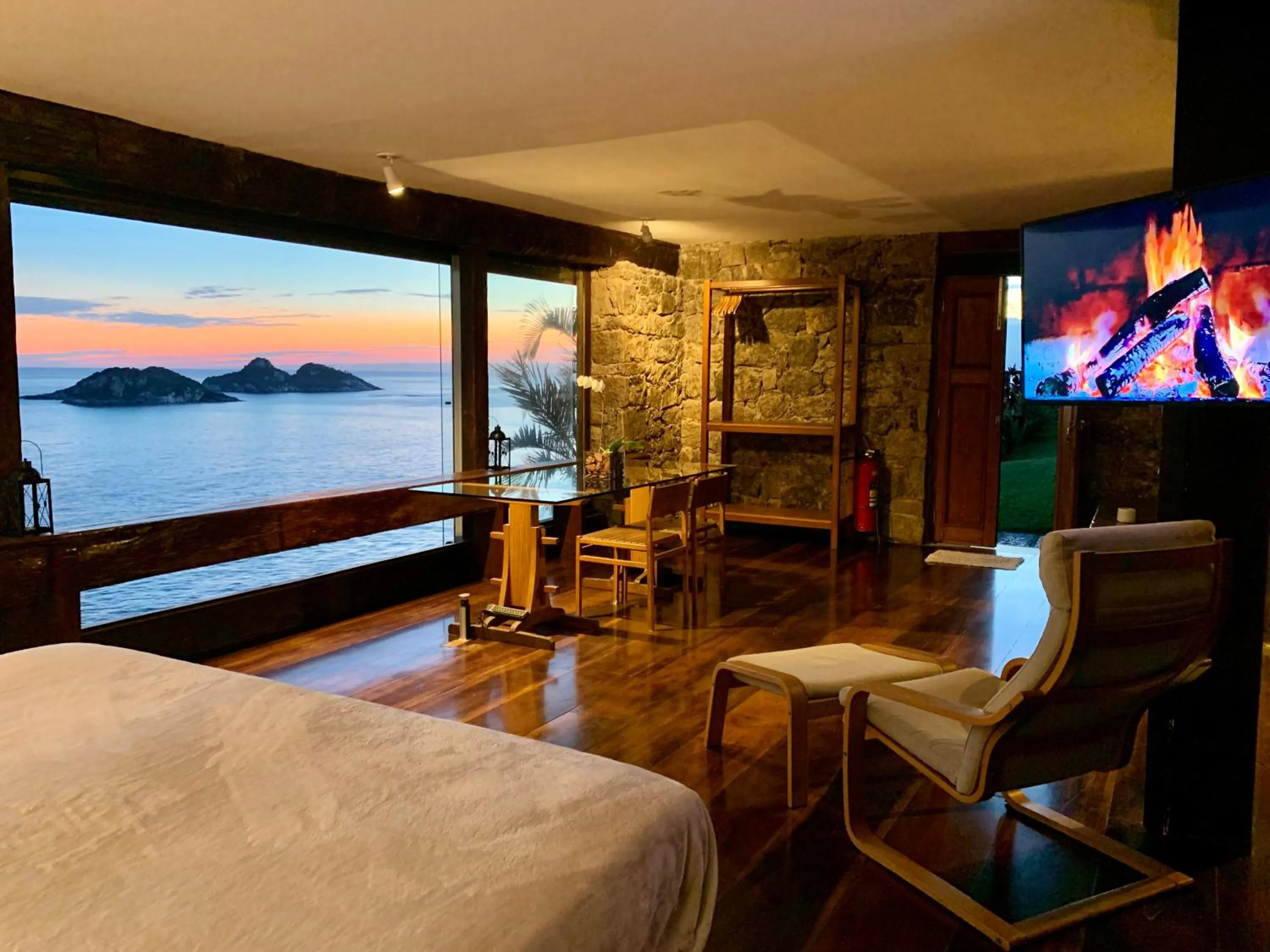 View (from property/room), Bed in CLIFFSIDE - Boutique Hotel & Spa