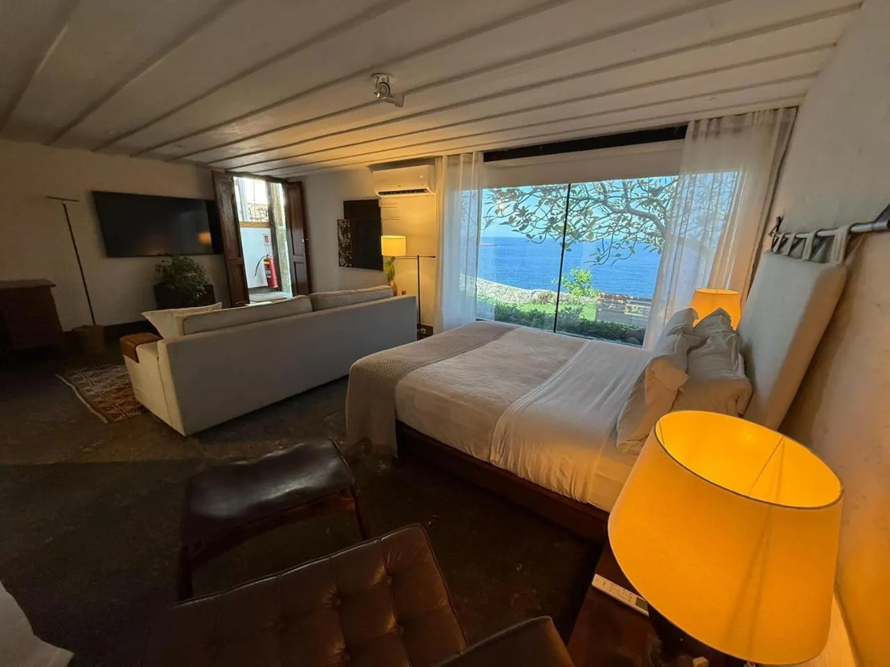 Bed in CLIFFSIDE - Boutique Hotel & Spa