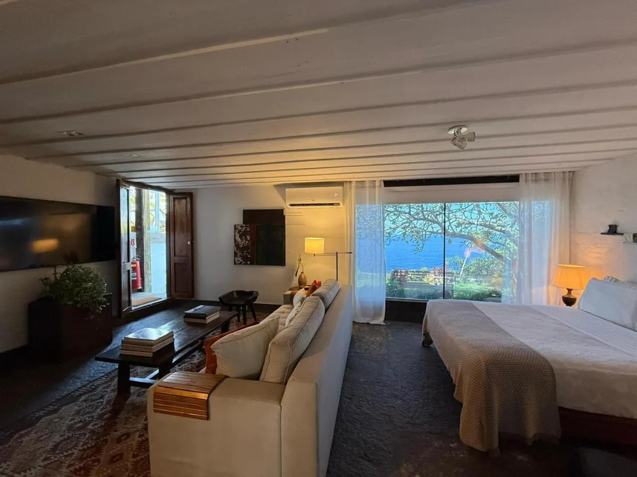 Bed in CLIFFSIDE - Boutique Hotel & Spa