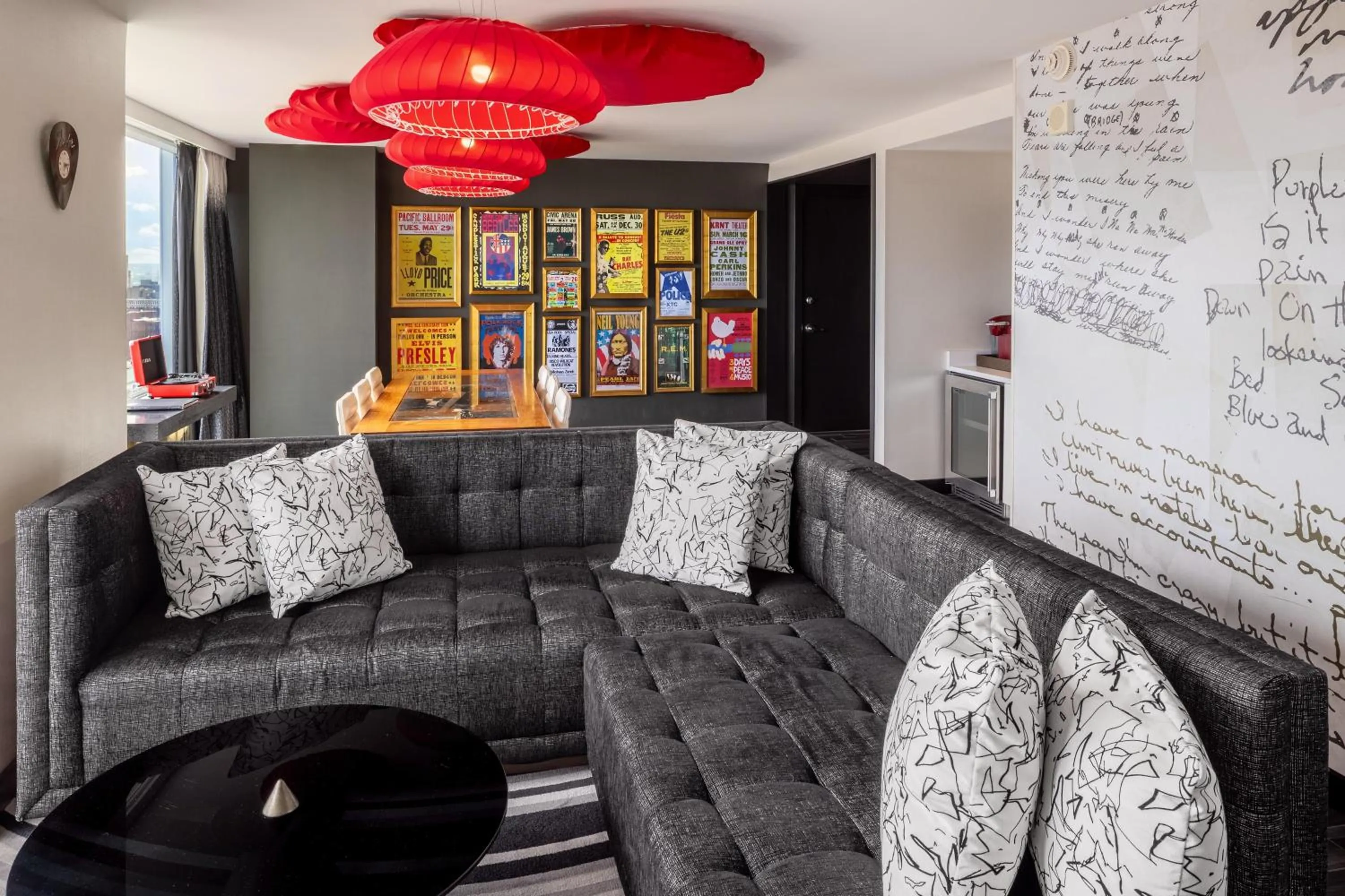 Living room in Hilton Cleveland Downtown