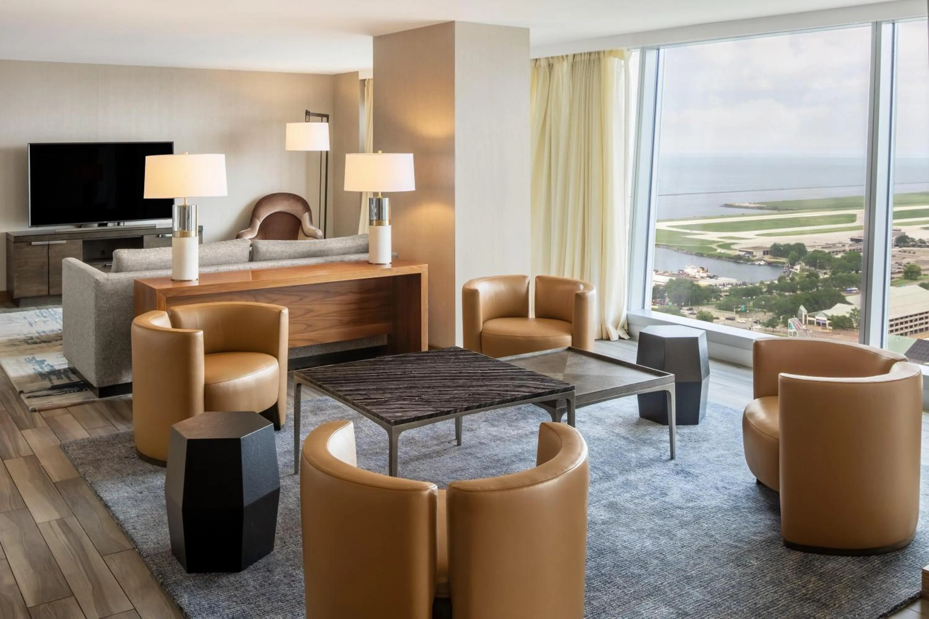 Living room in Hilton Cleveland Downtown