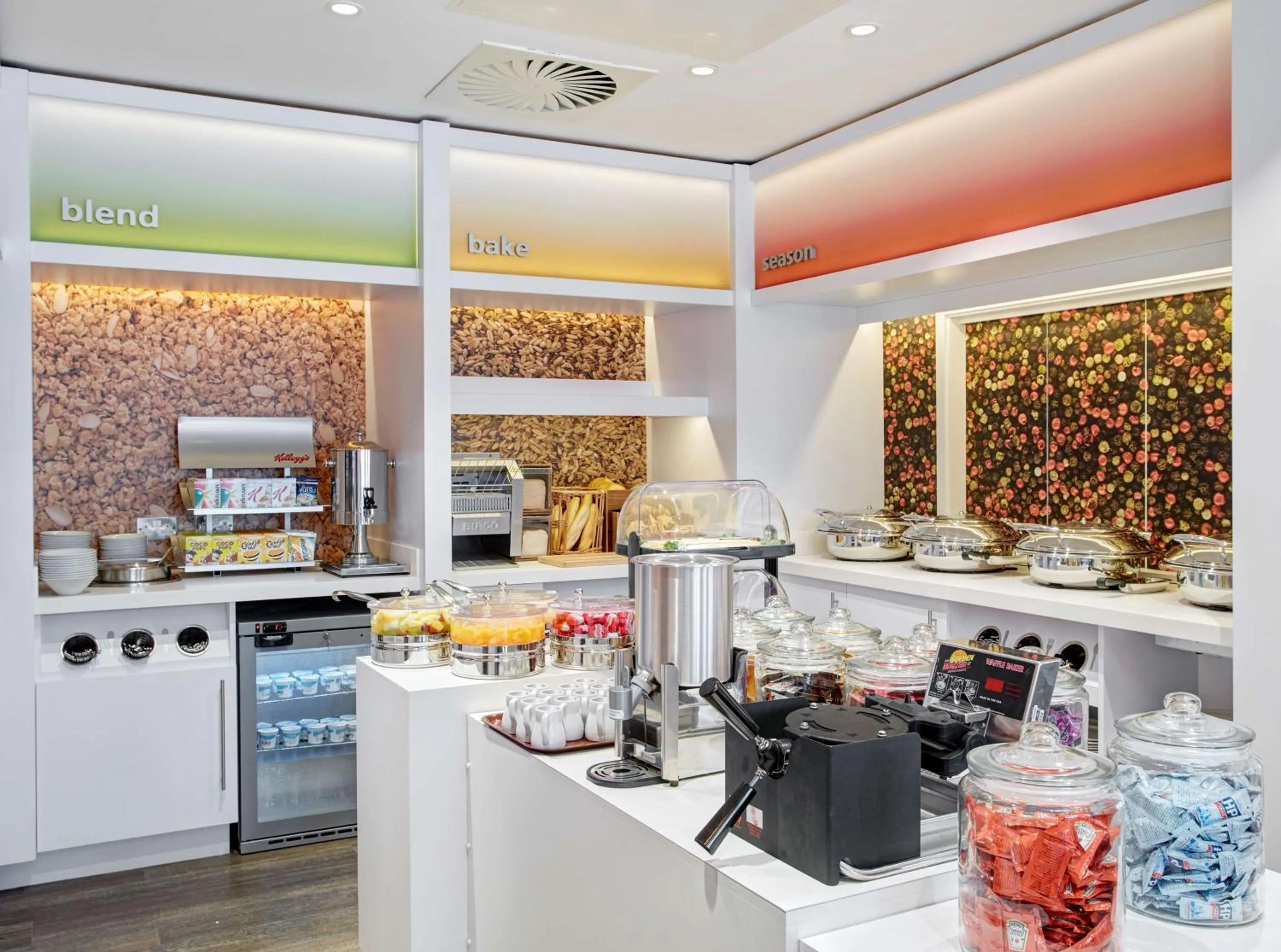 Dining area in Hampton by Hilton Glasgow Central