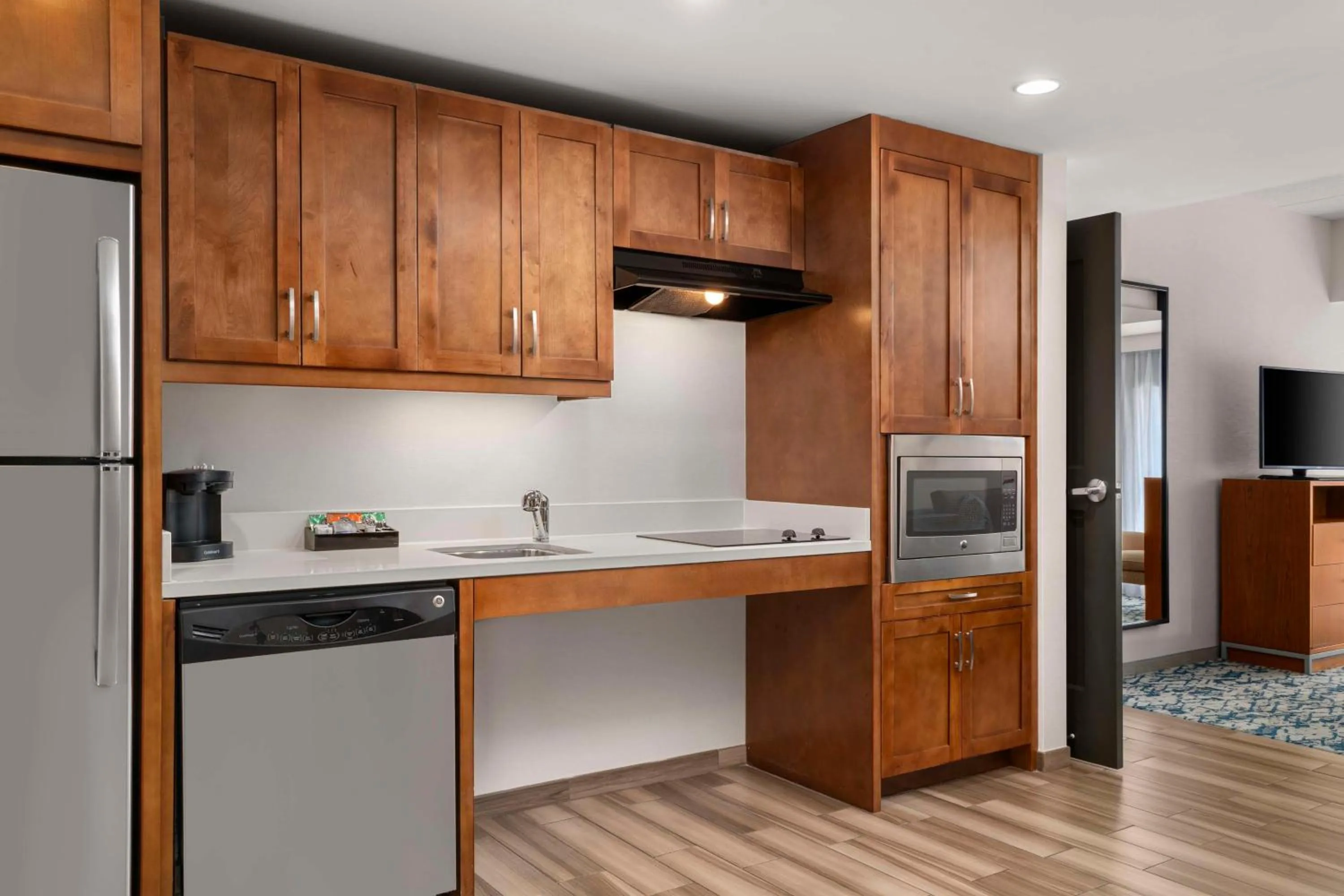 Kitchen or kitchenette in Homewood Suites by Hilton Boston Brookline-Longwood Medical